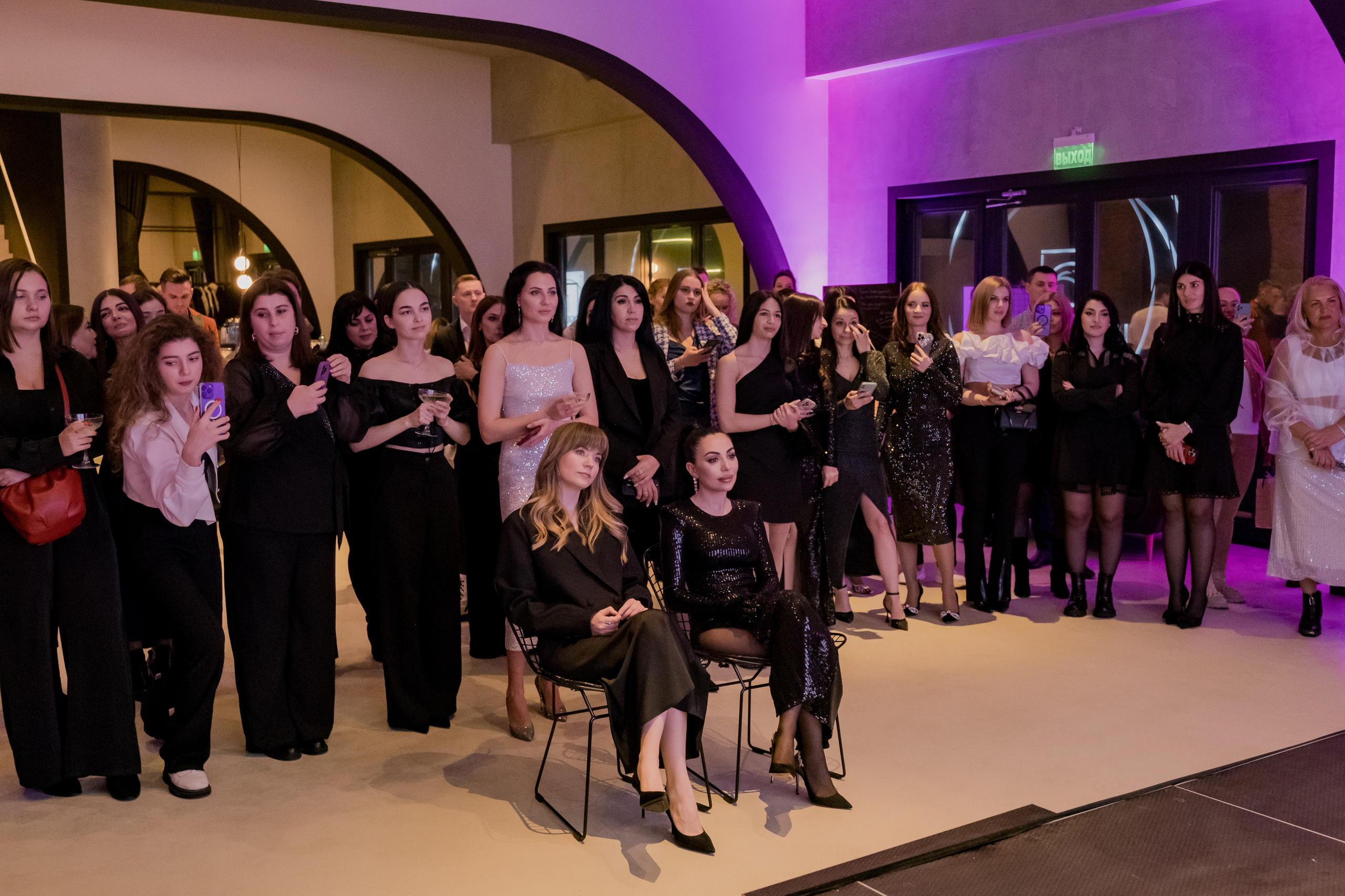 Выпускной онлайн-школы Шушанны Исраелян совместно с Анной Горбуновой. Репортажный фотограф Анастасия Ащепкова