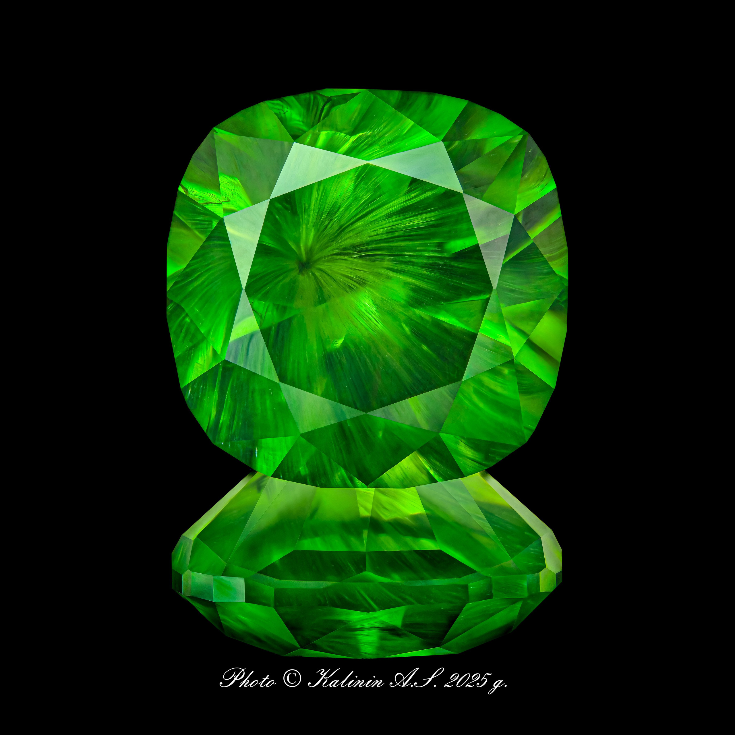 Профессиональная уникальная рекламная фотосъёмка драгоценных в Москве  тел +7 966-003-13-07. Высококачественная профессиональная рекламная фотосъёмка ювелирных украшений, драгоценных камней в Москве. Обучение, консультация