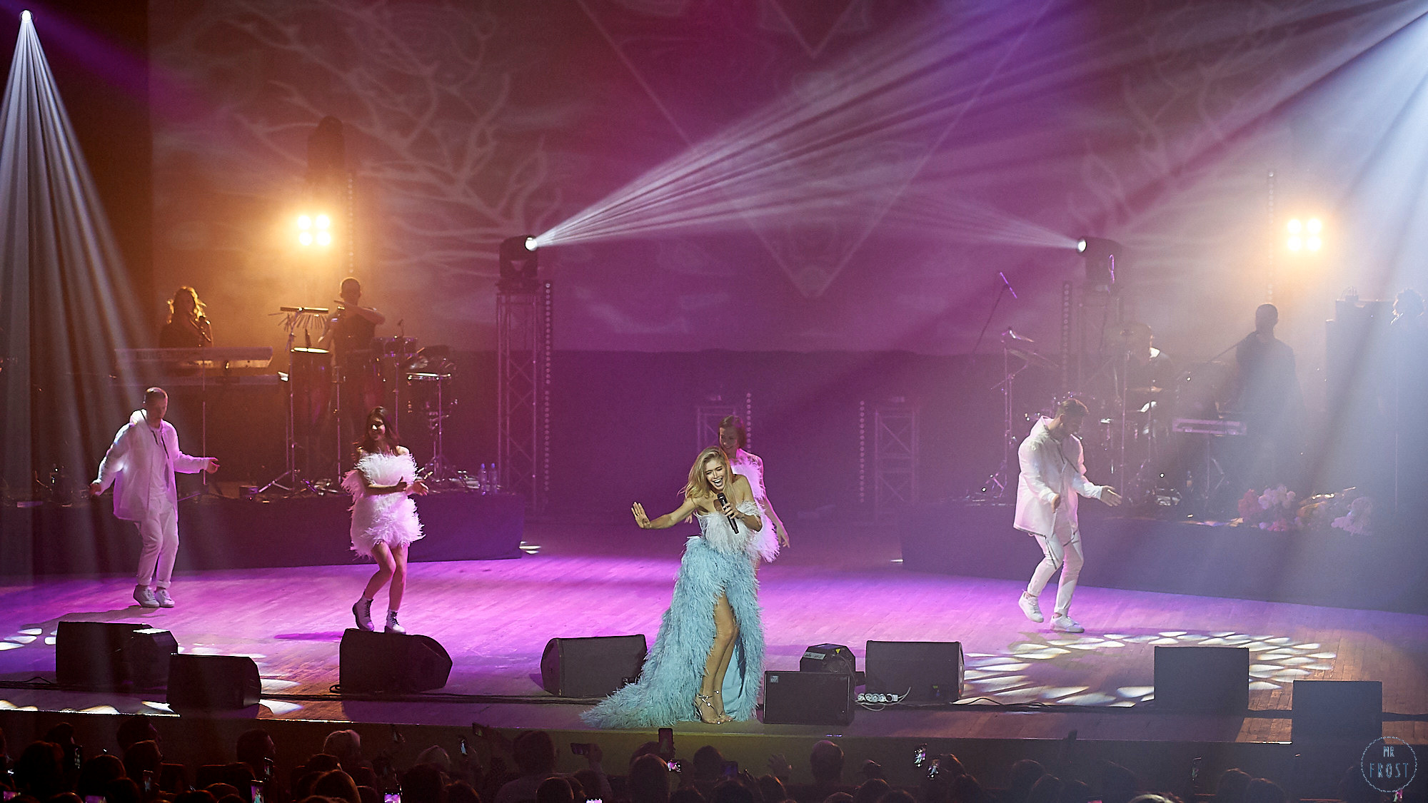 Вера Брежнева. Фотографии отовсюду и обо всем