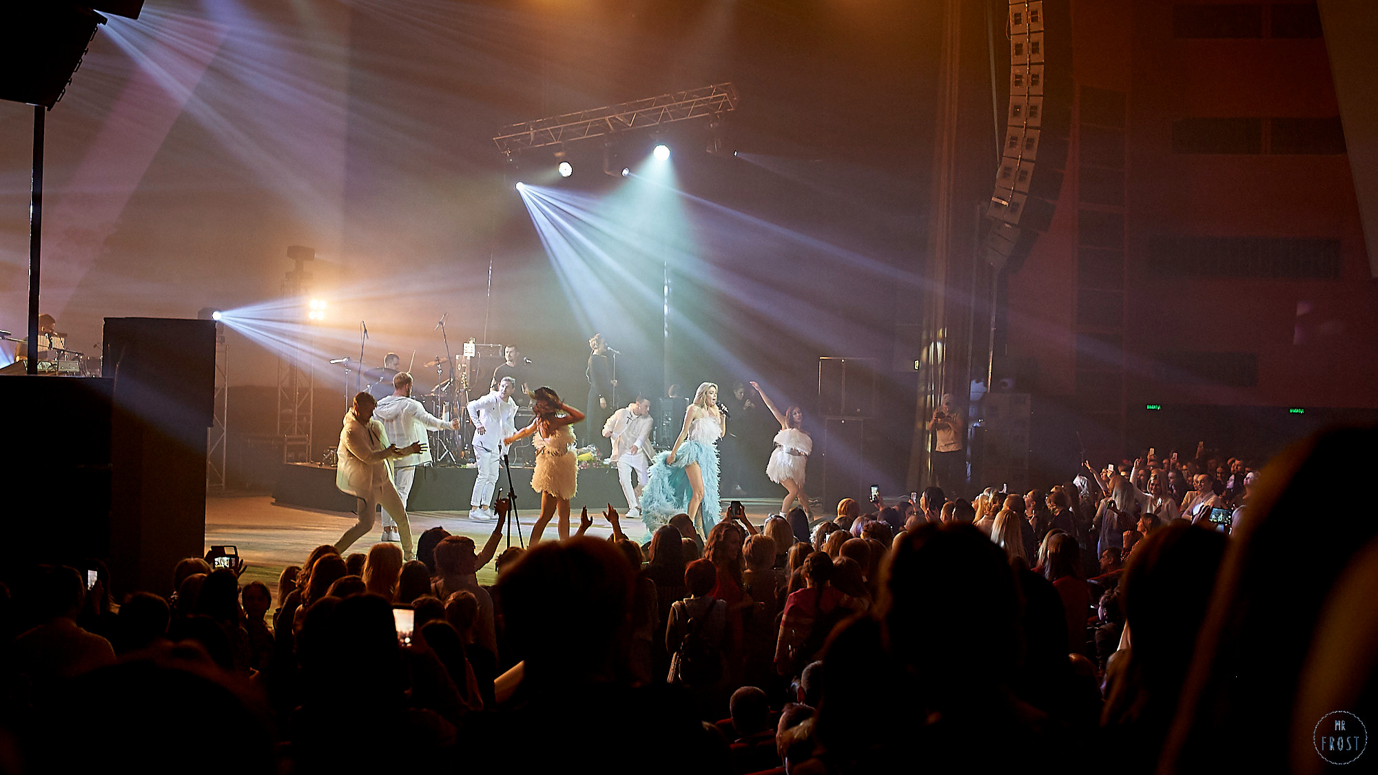 Вера Брежнева. Фотографии отовсюду и обо всем