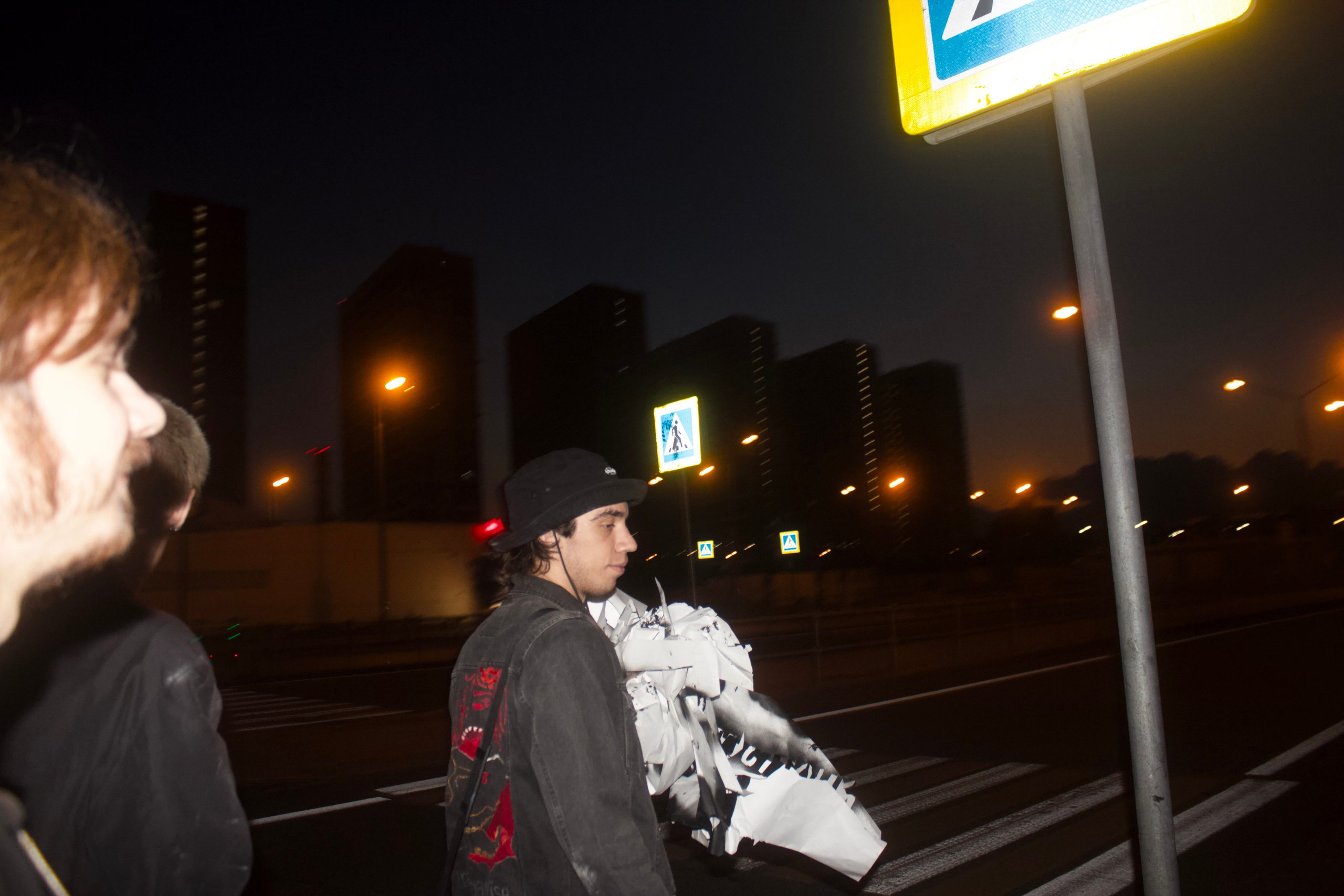 Процесс граффити. Концертный и портретный фотограф в Москве Соня Спросонья