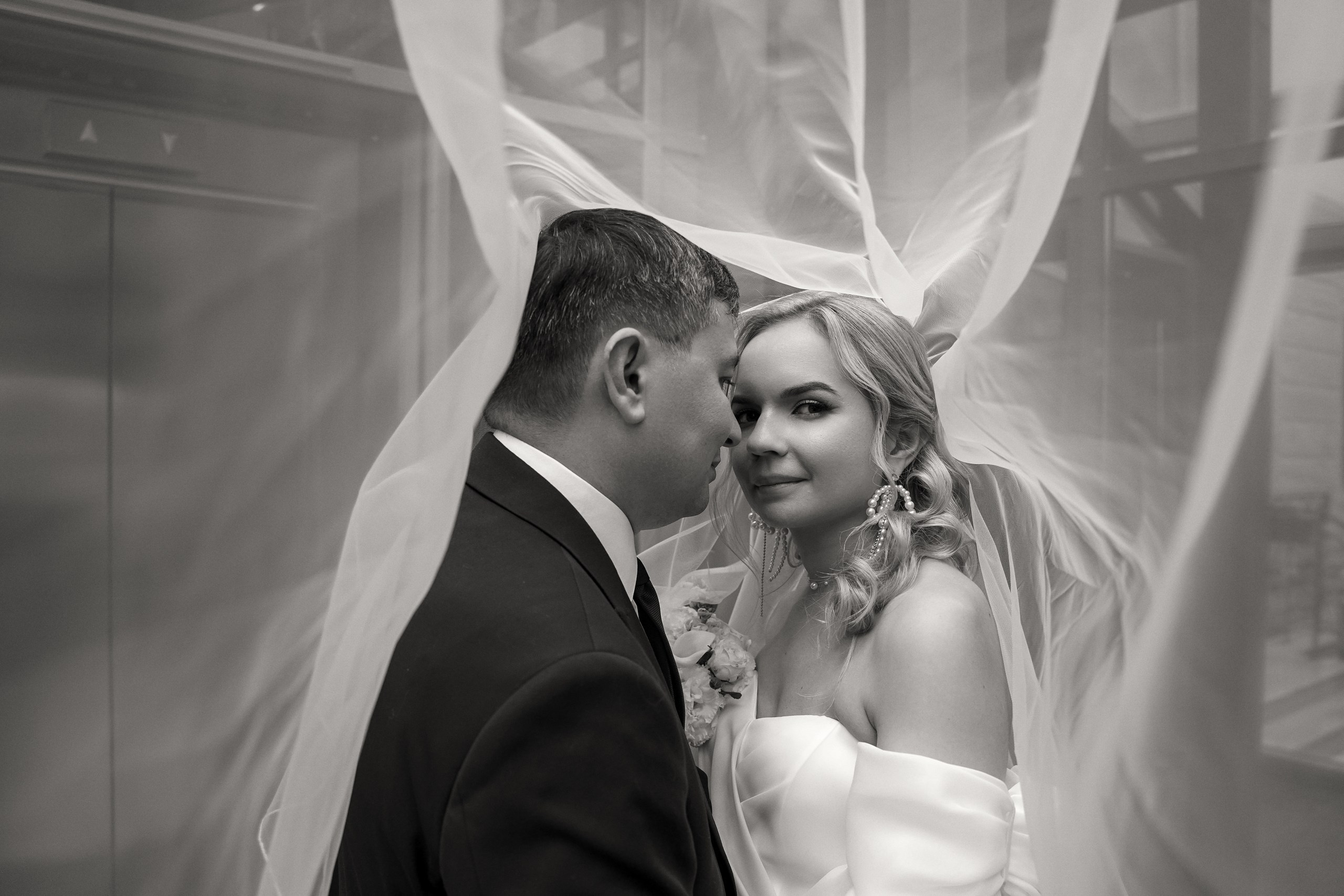 Свадебная фотосессия «4 часа». Отель Резиденция в Ростове-на-Дону. Кадры молодоженов на природе. Фотосессия банкета 1 час. Свадебный фотограф в Ростове-на-Дону. Таинство Крещения и Венчания, семейные фотосессии. Алёна Чёботова