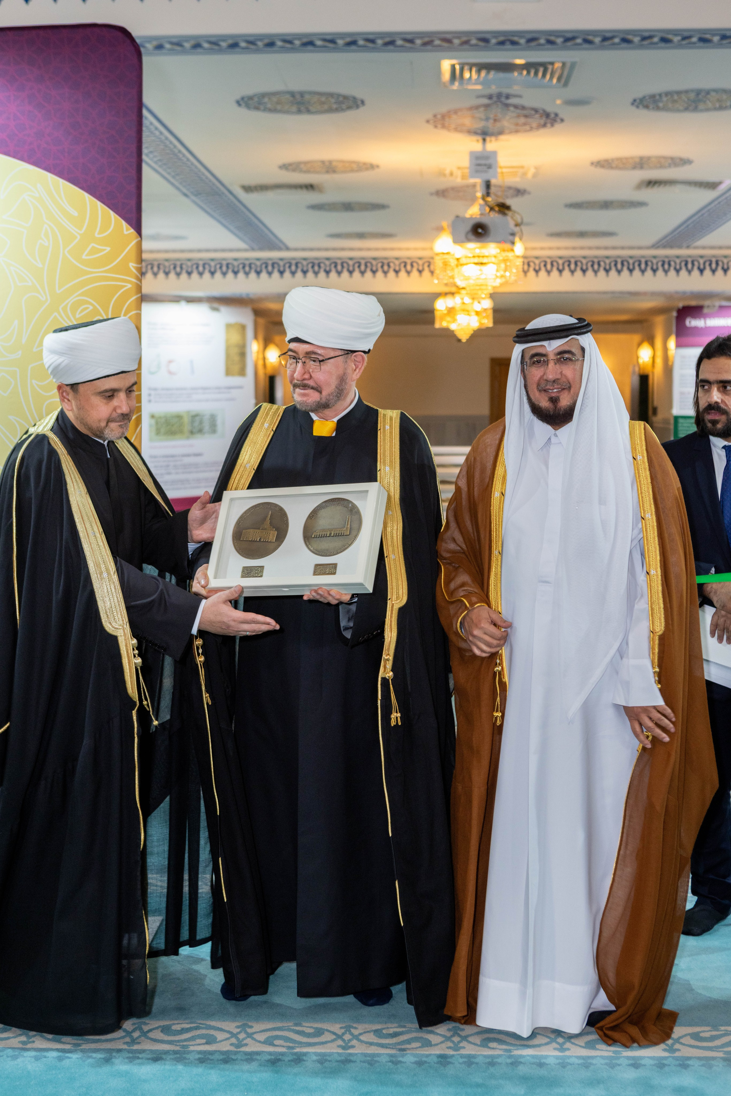 Открытие выставки Мир Корана. Рекламный, предметный, репортажный, семейный фотограф и художник в Москве