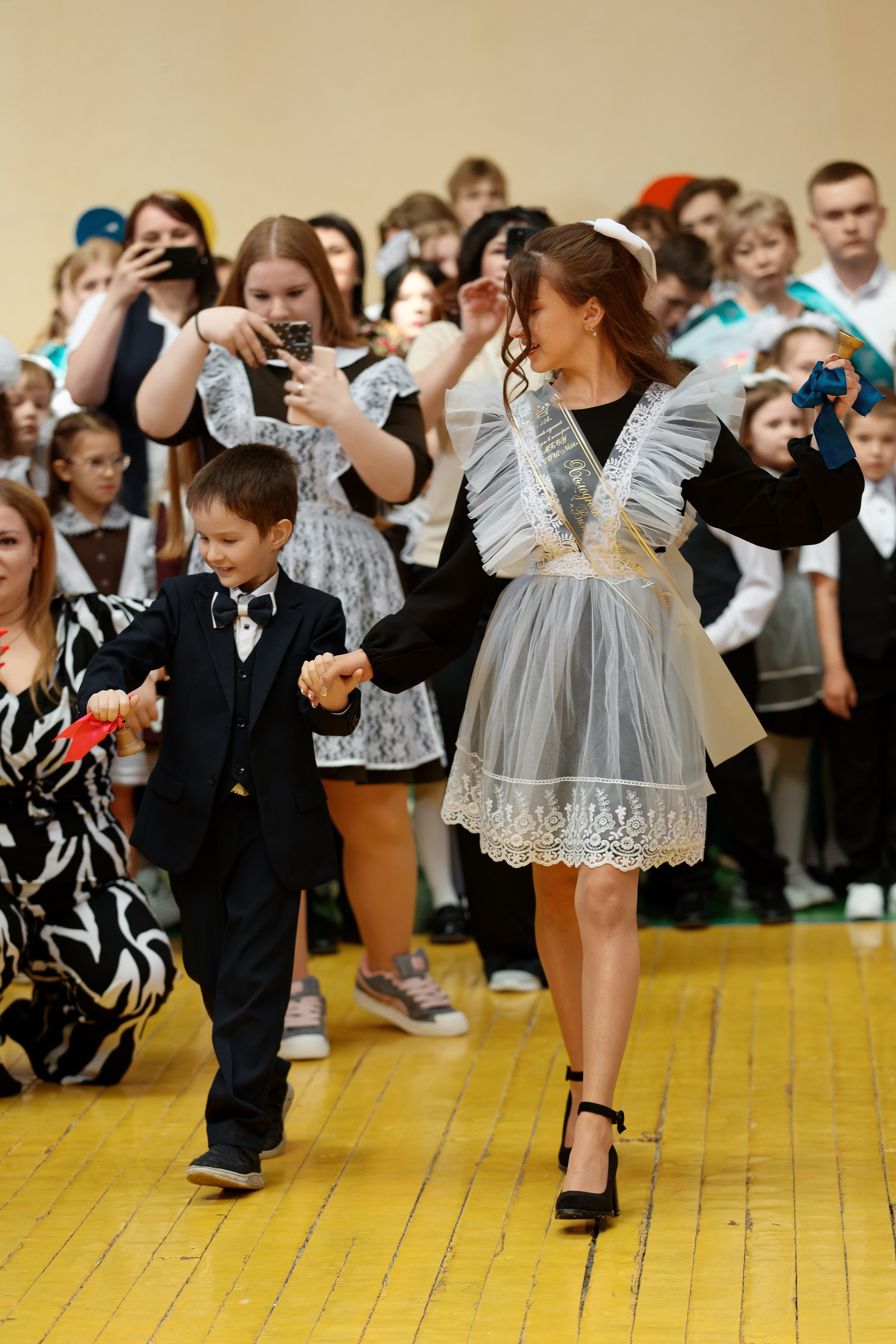 Последний звонок Школа № 42. Семейный фотограф — Макс Белогрудов