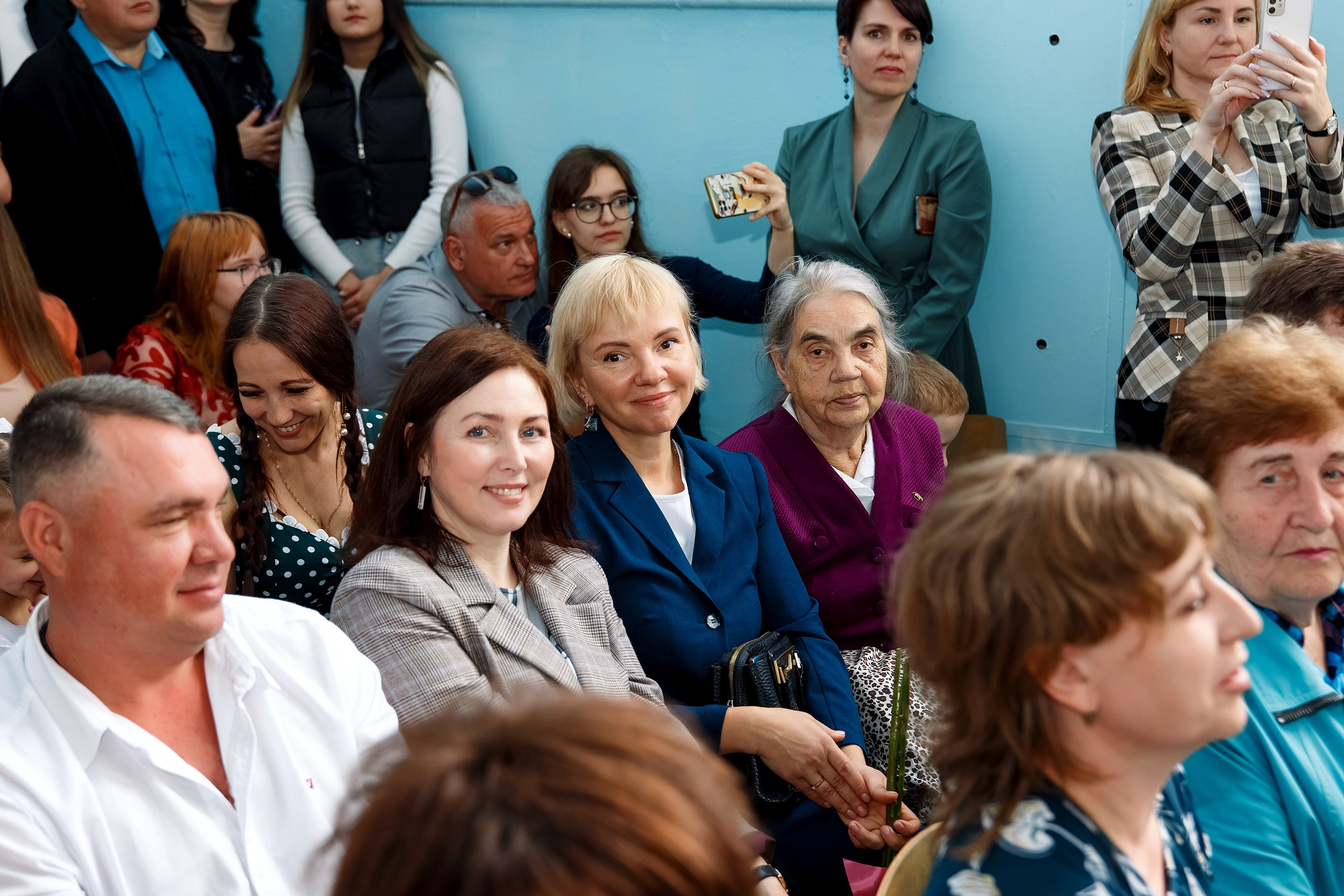 11 класс Последний звонок. Фотограф Любовь Корниенко, Примоский край