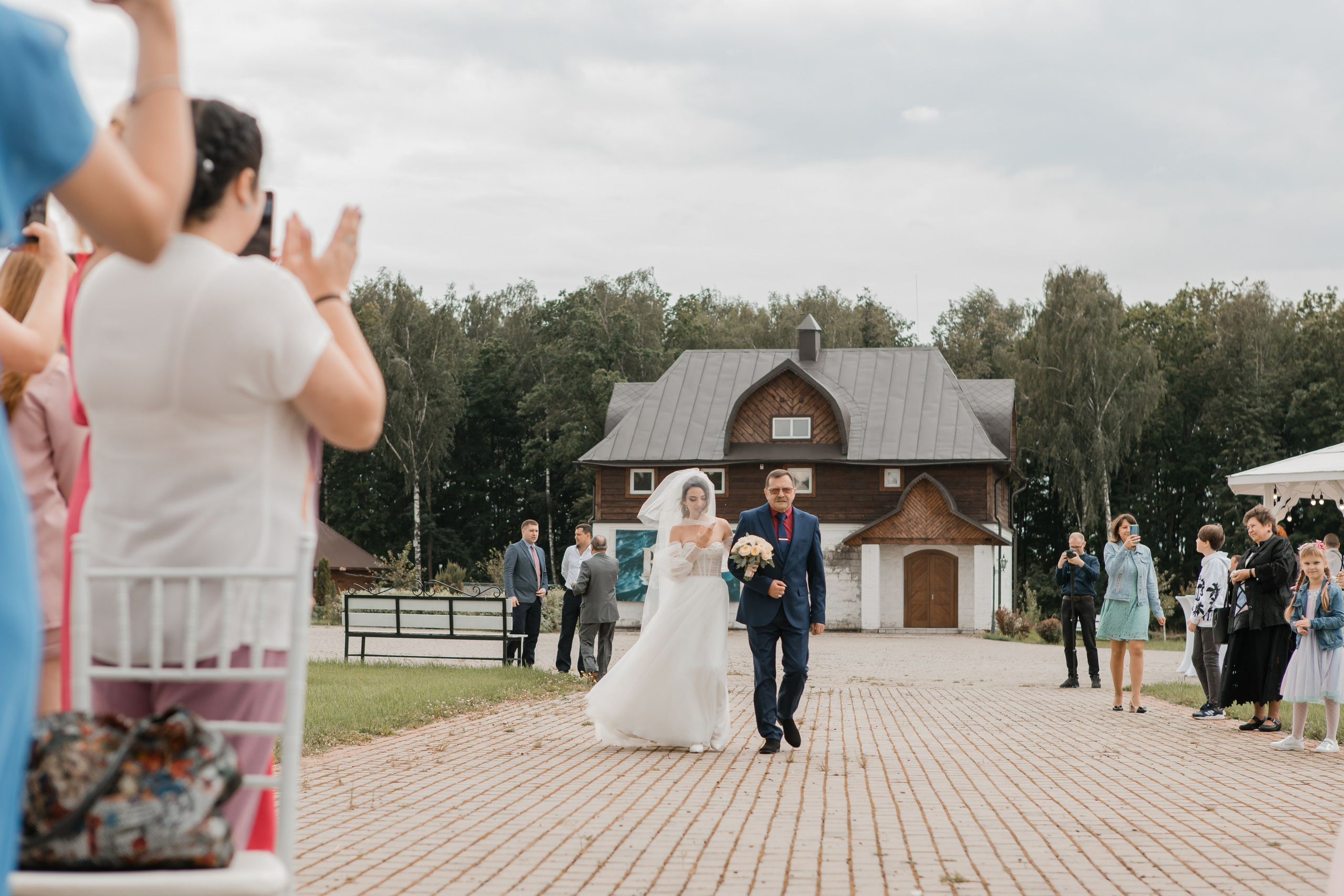 Свадебная фотосессия Сергея и Татьяны. Наша свадебная сказка. Видеосъемка и фотосъемка свадеб. Фотограф и оператор на свадьбу. Видеосъемка подкастов, собственная видео-фотостудии. Предметная фотосъемка