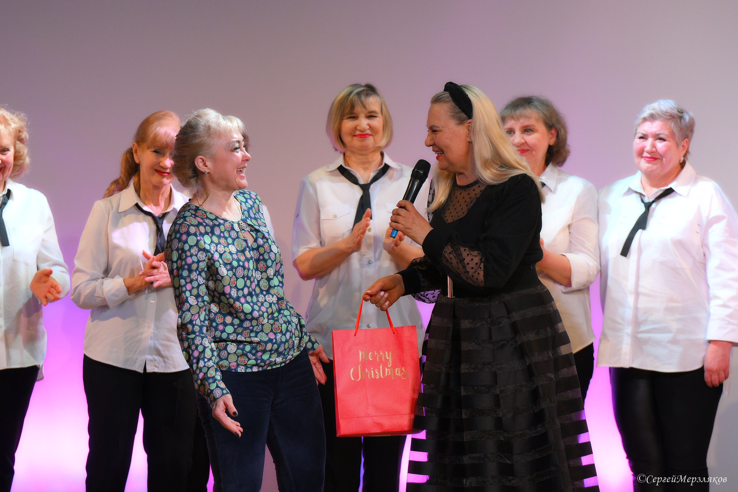 Концерт Марии Толстухиной. Ижевск 07.04.2024 ДК Строитель. Спортивный репортажный фотограф в Ижевске Сергей Мерзляков