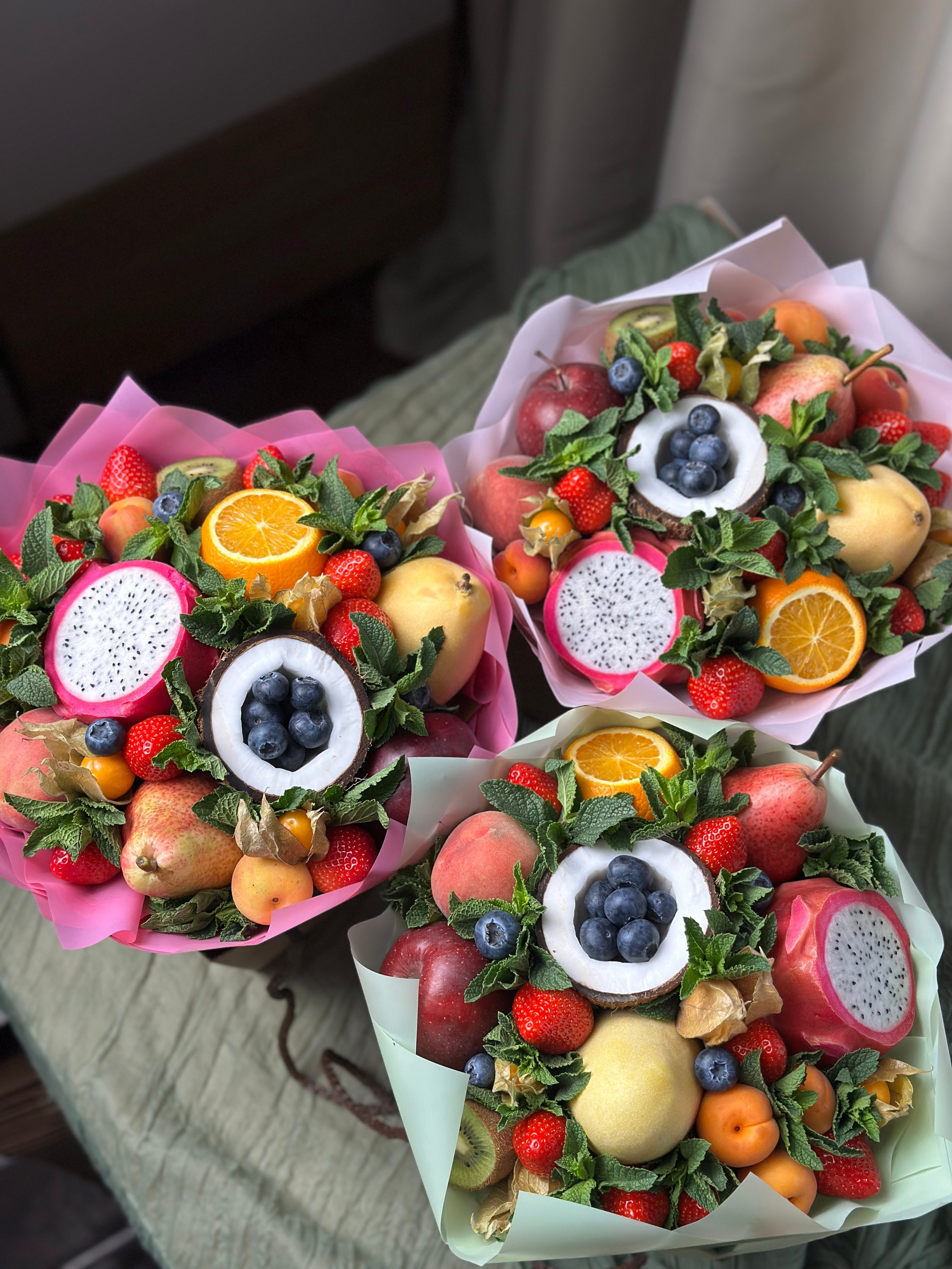 Фруктовые. Выездной кейтеринг, съедобные букеты, торты и сладости на заказ