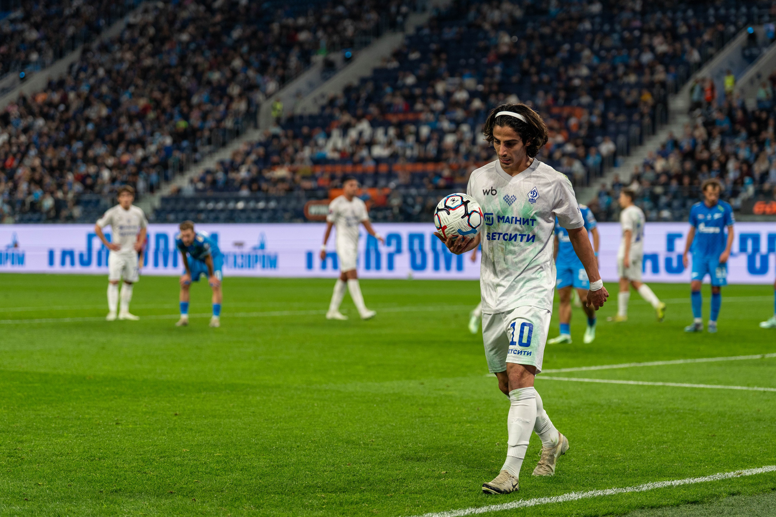 Zenit vs Dynamo Makhachkala 2:0 — RPL round 12 photo gallery at Gazprom Arena | Anton Gauf, sports photographer