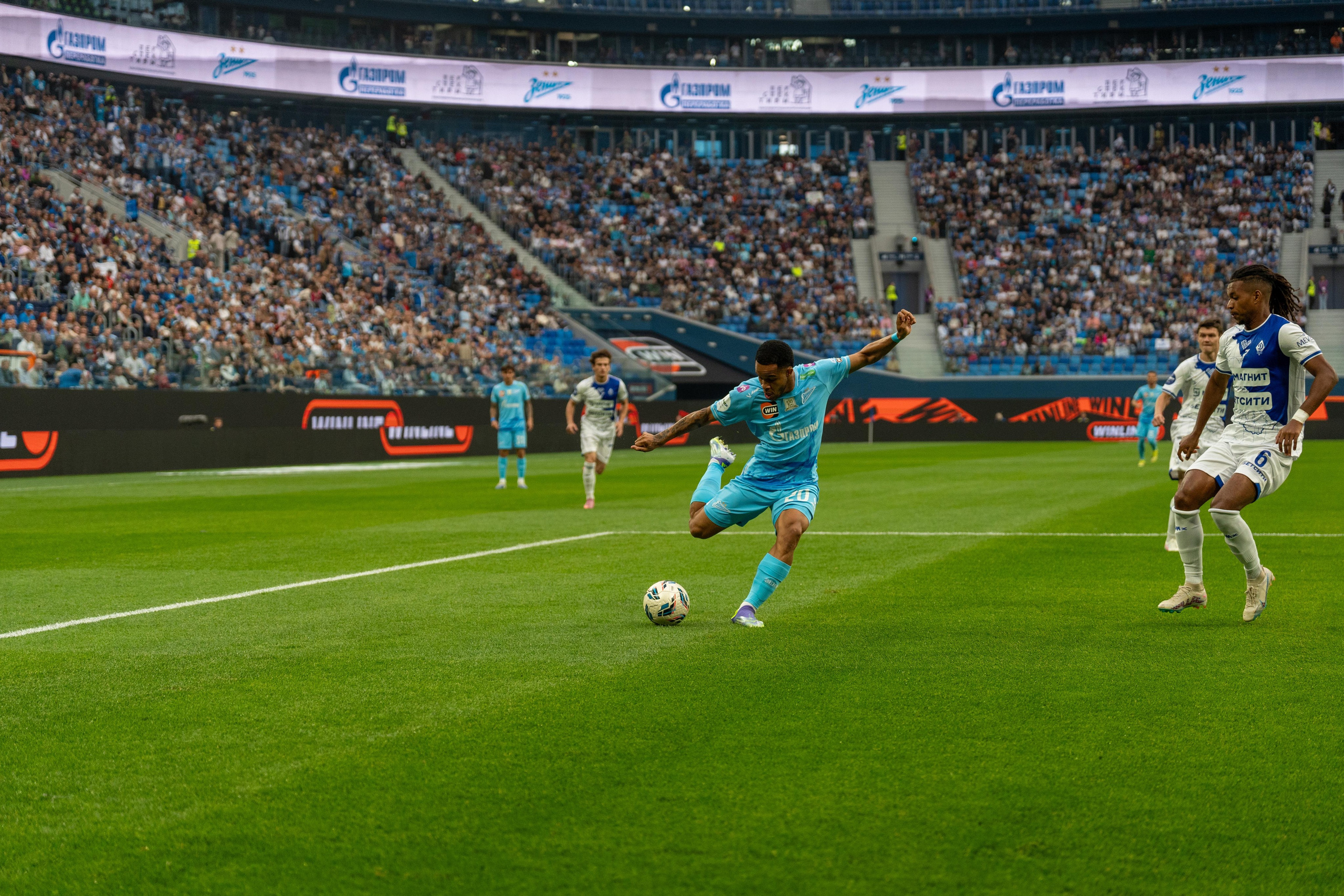 Момент атаки Зенита на Газпром Арене — спортивный фотограф Санкт-Петербург