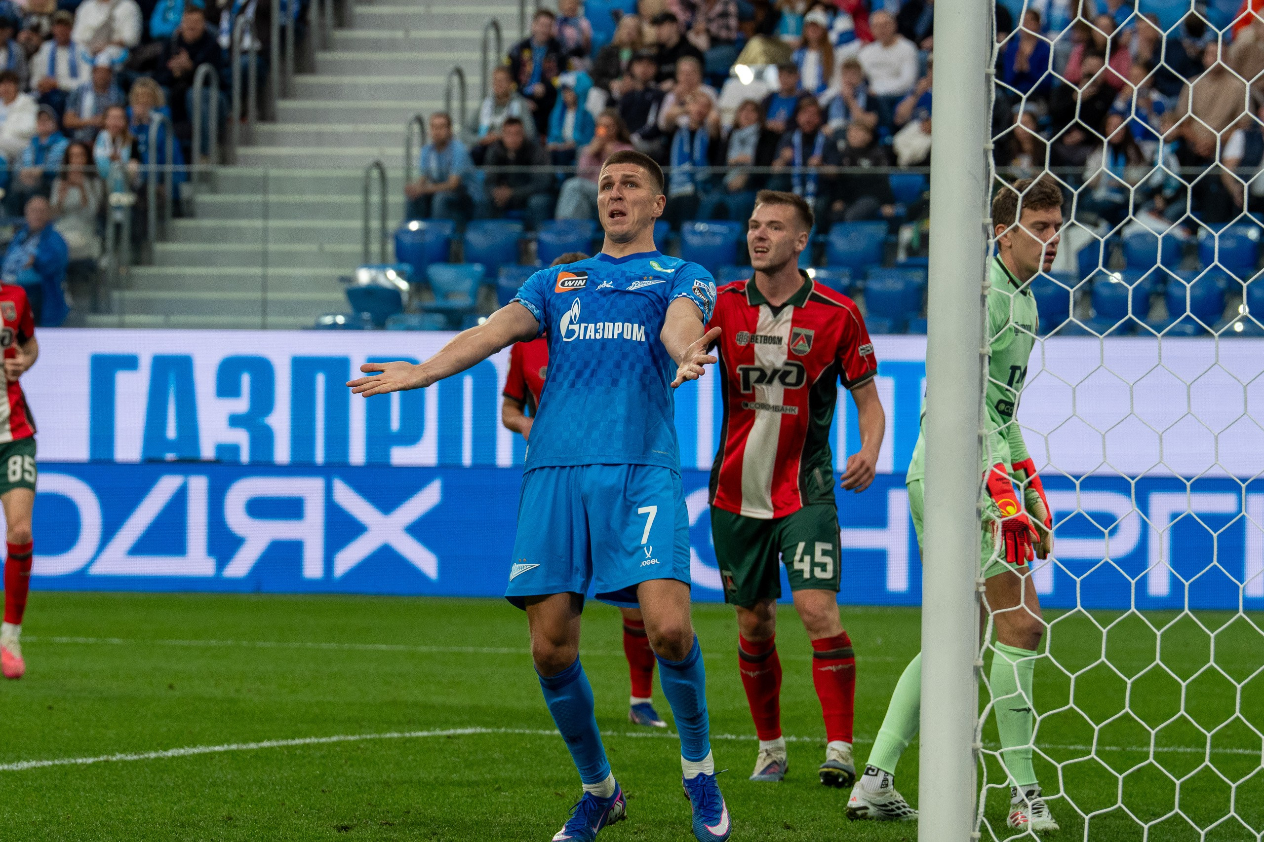 Zenit vs Lokomotiv 2-1 | RPL 2026/27 Round 8 Match Photography at Gazprom Arena | Sports Photographer Saint Petersburg