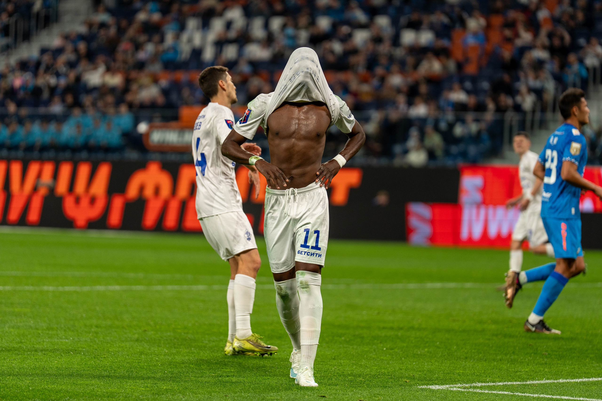 Zenit 2:0 Dynamo Makhachkala at Gazprom Arena — four penalties and a sports photographer’s match story