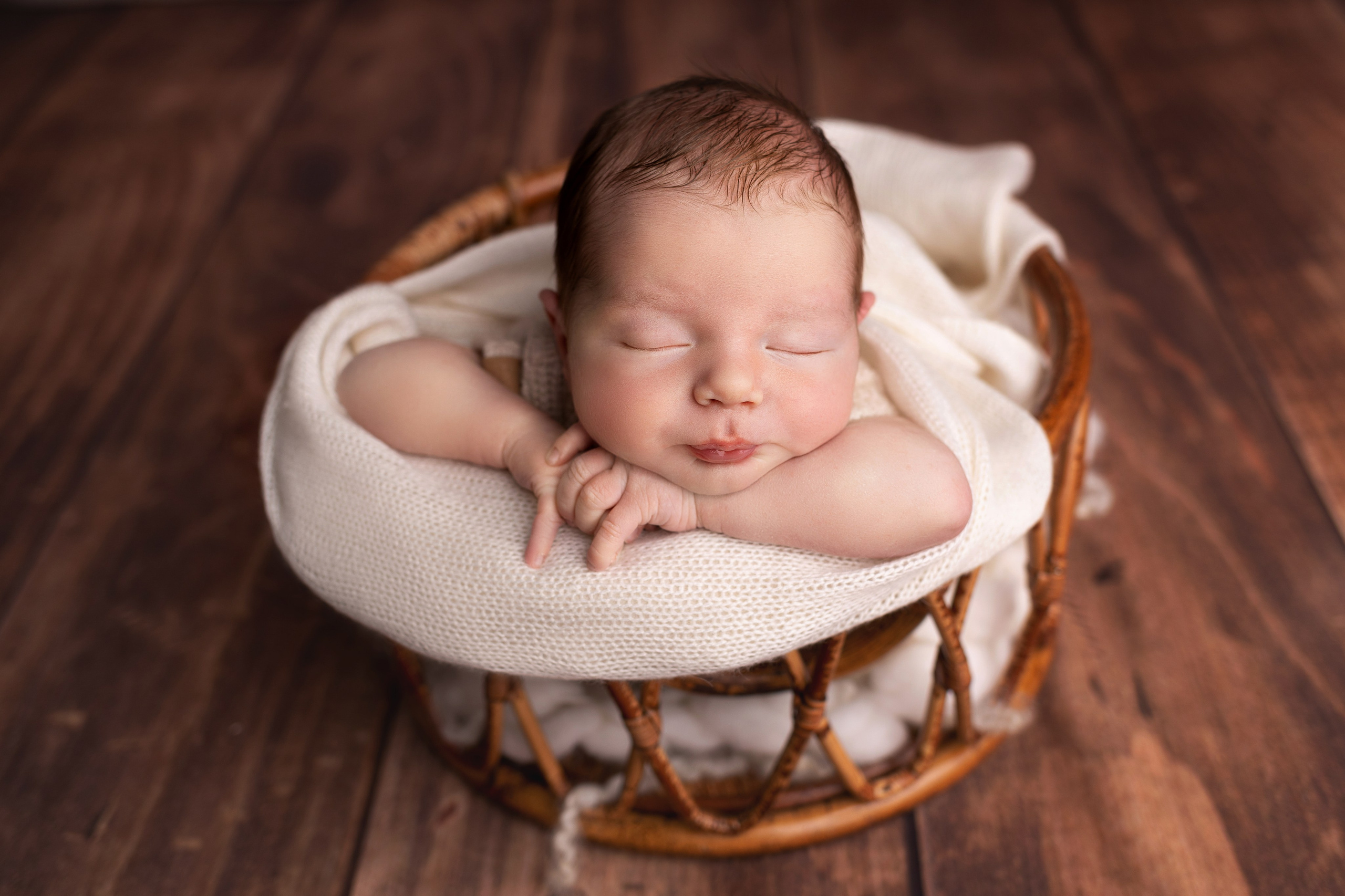 Классическая фотосессия малыша. Фотограф новорожденных малышей в Омске и Омской области Эльвира Камаева