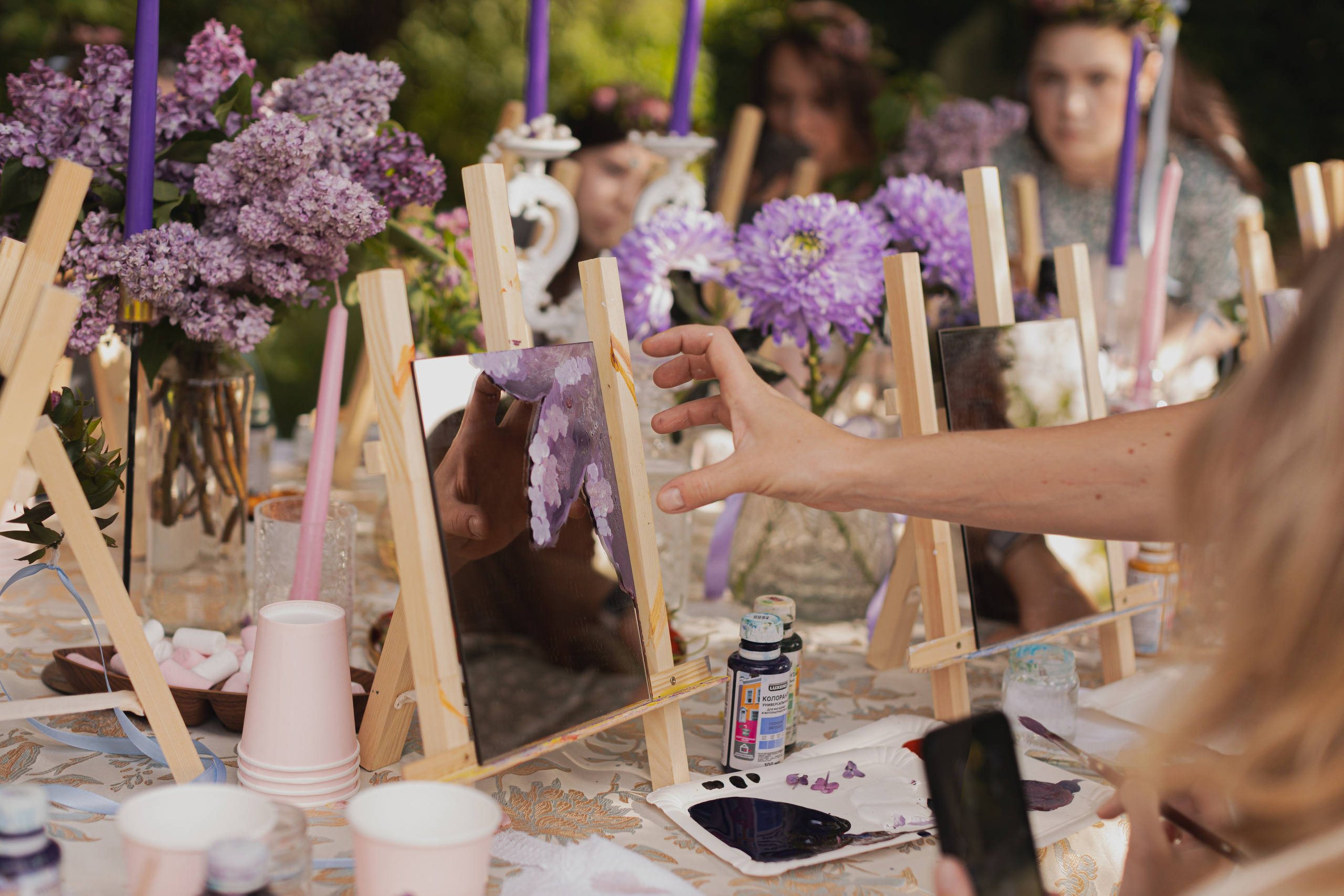 Мк Сирень на зеркале (девичник в парке). Анастасия Ракчеева Художник