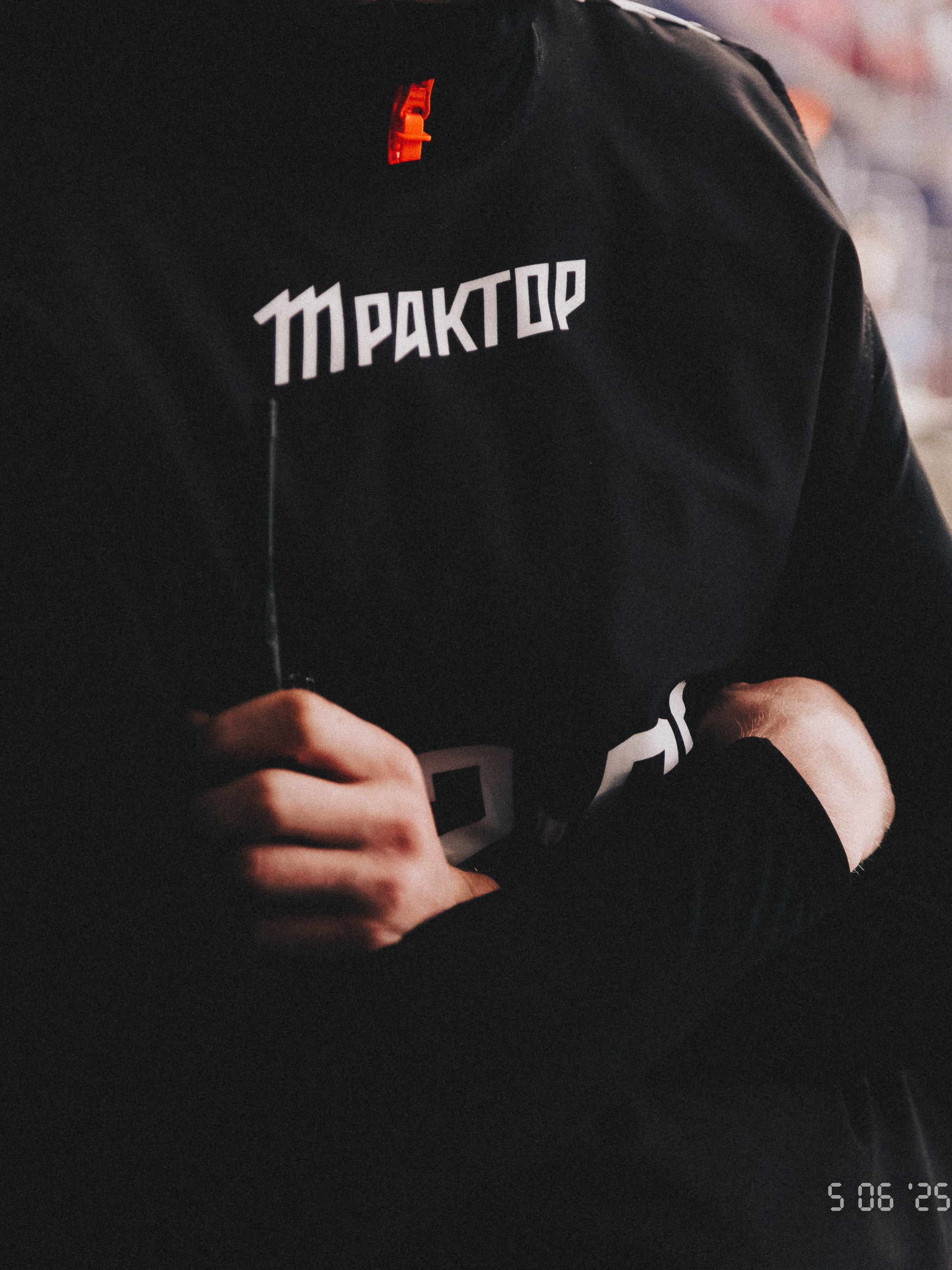 ТРАКТОР Х ДИНАМО (атмосфера). Репортажный фотограф Макс Брагин