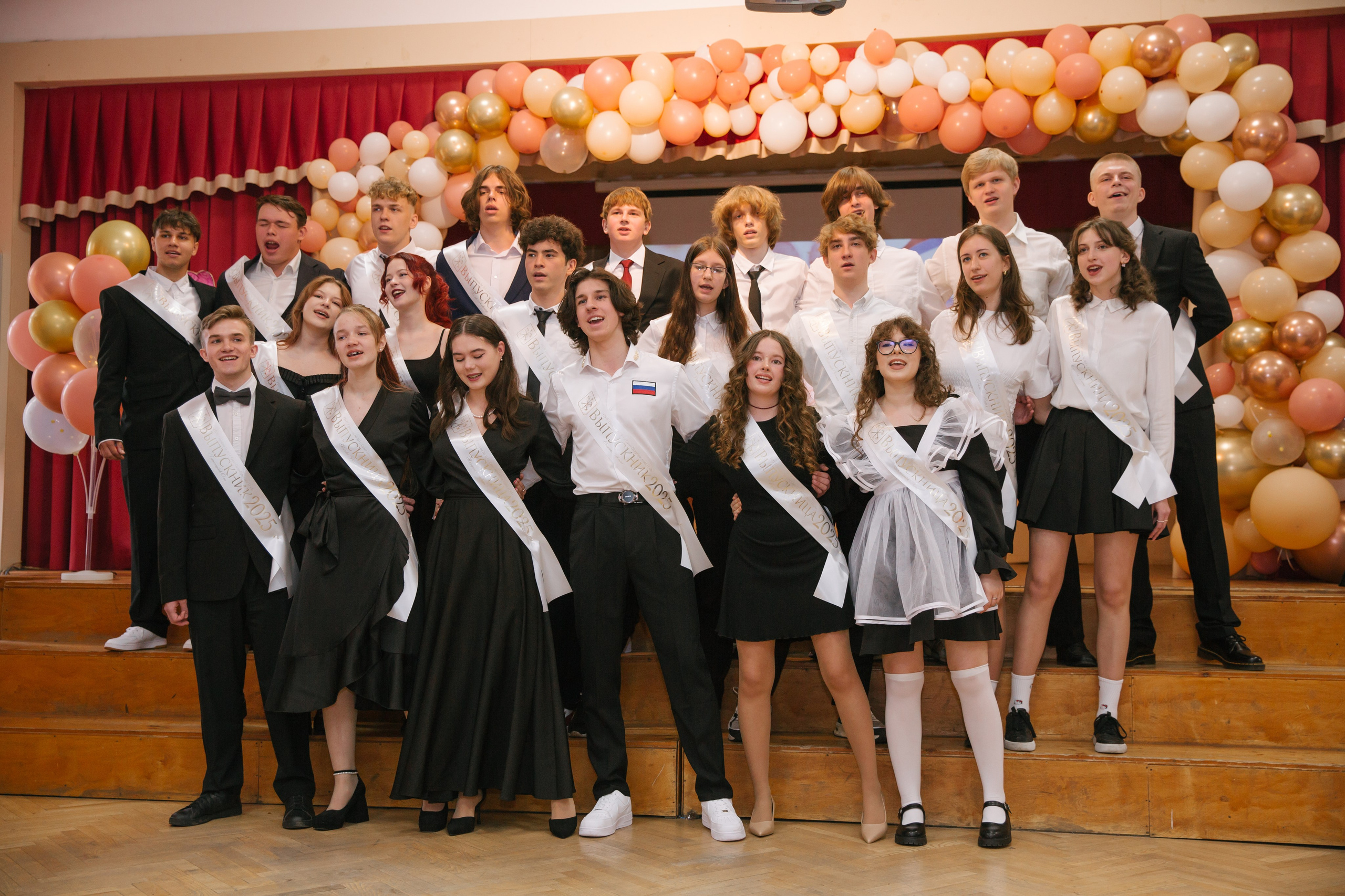 Последний Звонок — 9 класс. Портретный и репортажный фотограф в Санкт-Петербурге Елизавета Я