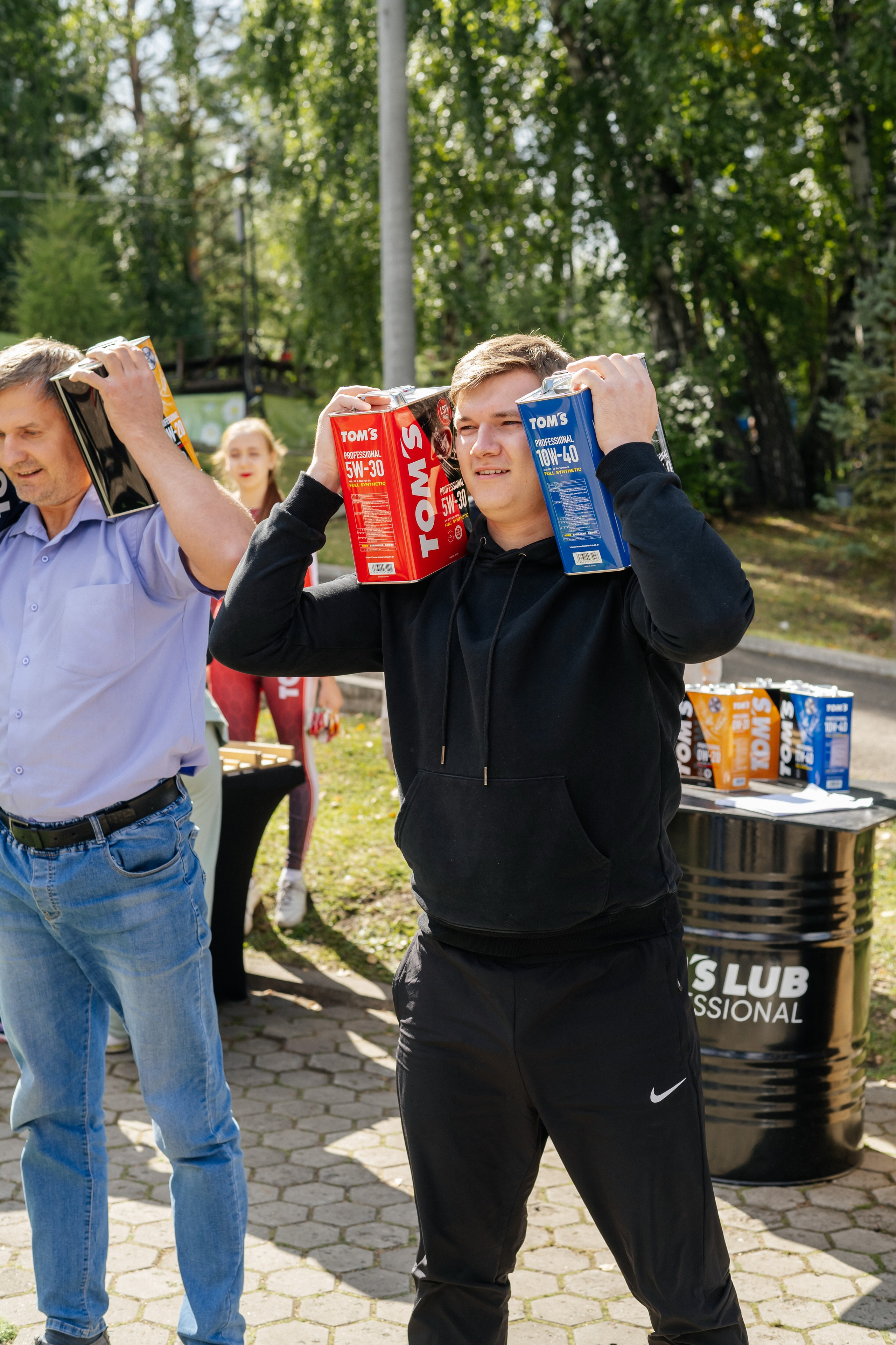 Моторное масло Tom's. Фотограф в Красноярске