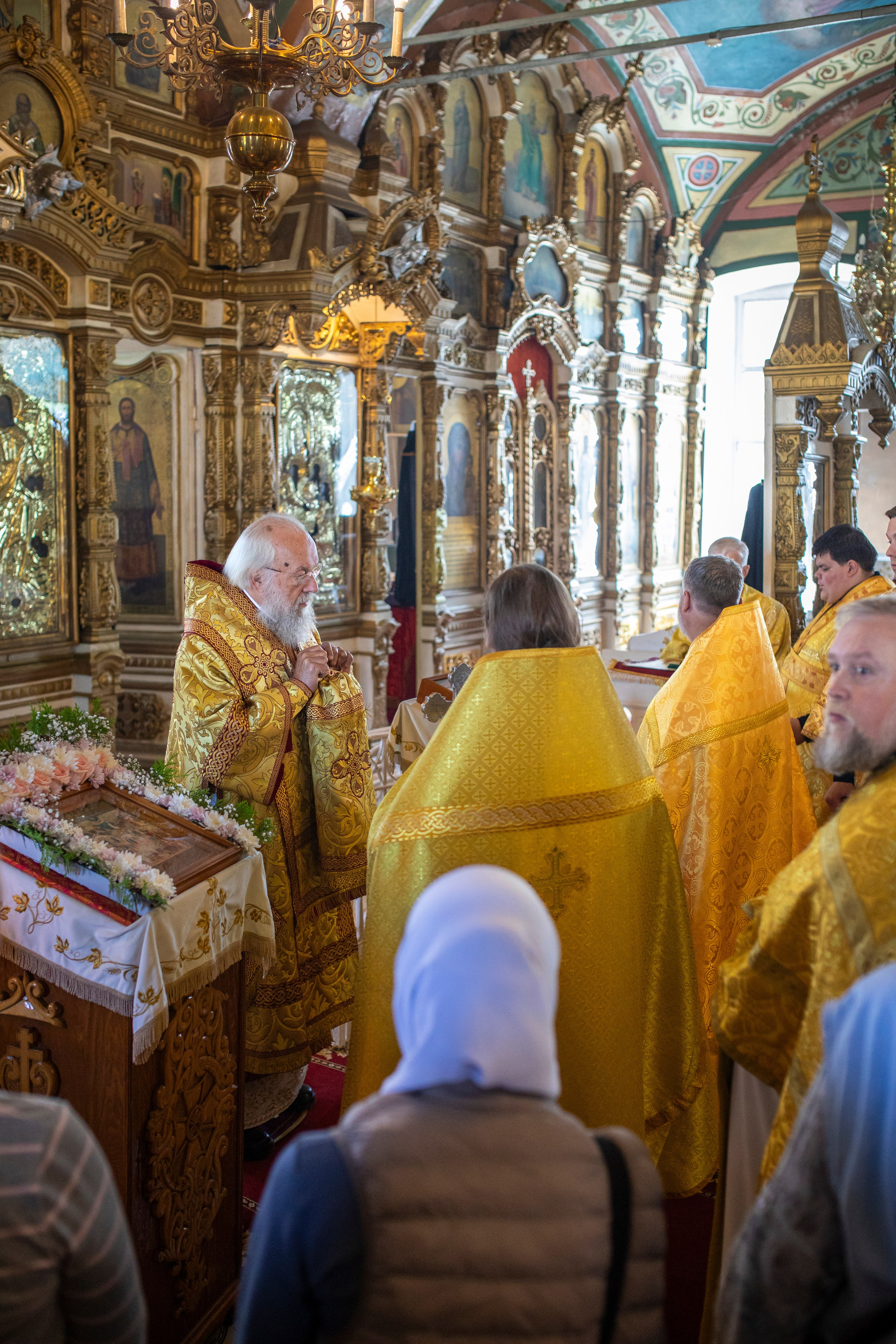 Служба епископа Александровского и Юрьев-Польского Иннокентия. Арт- фотограф Москва