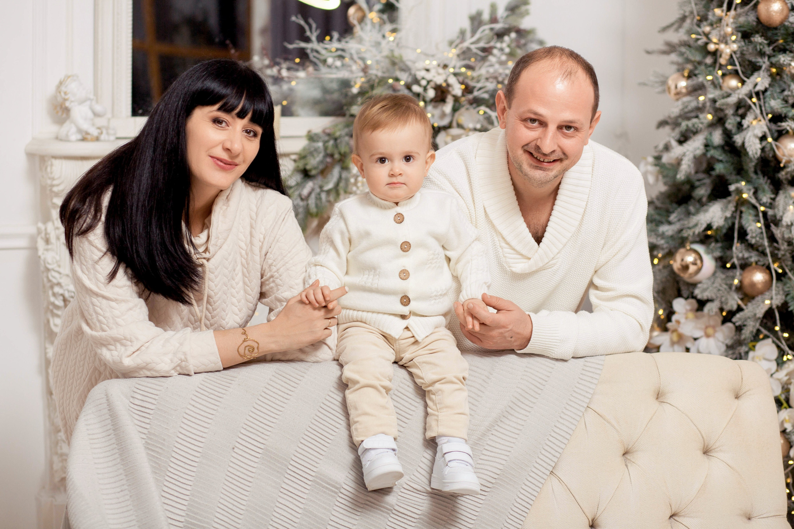 Новогодняя фотосессия в студии в городе Ростове-на-Дону для Александра, Лии и Артёма