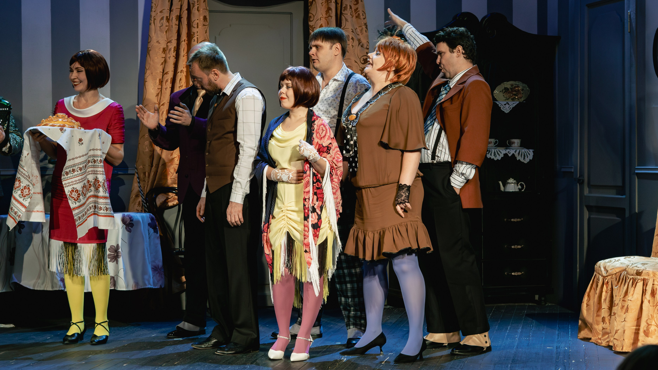 Театр Юного Зрителя «Две свадьбы». Фотограф Марк Файзулин