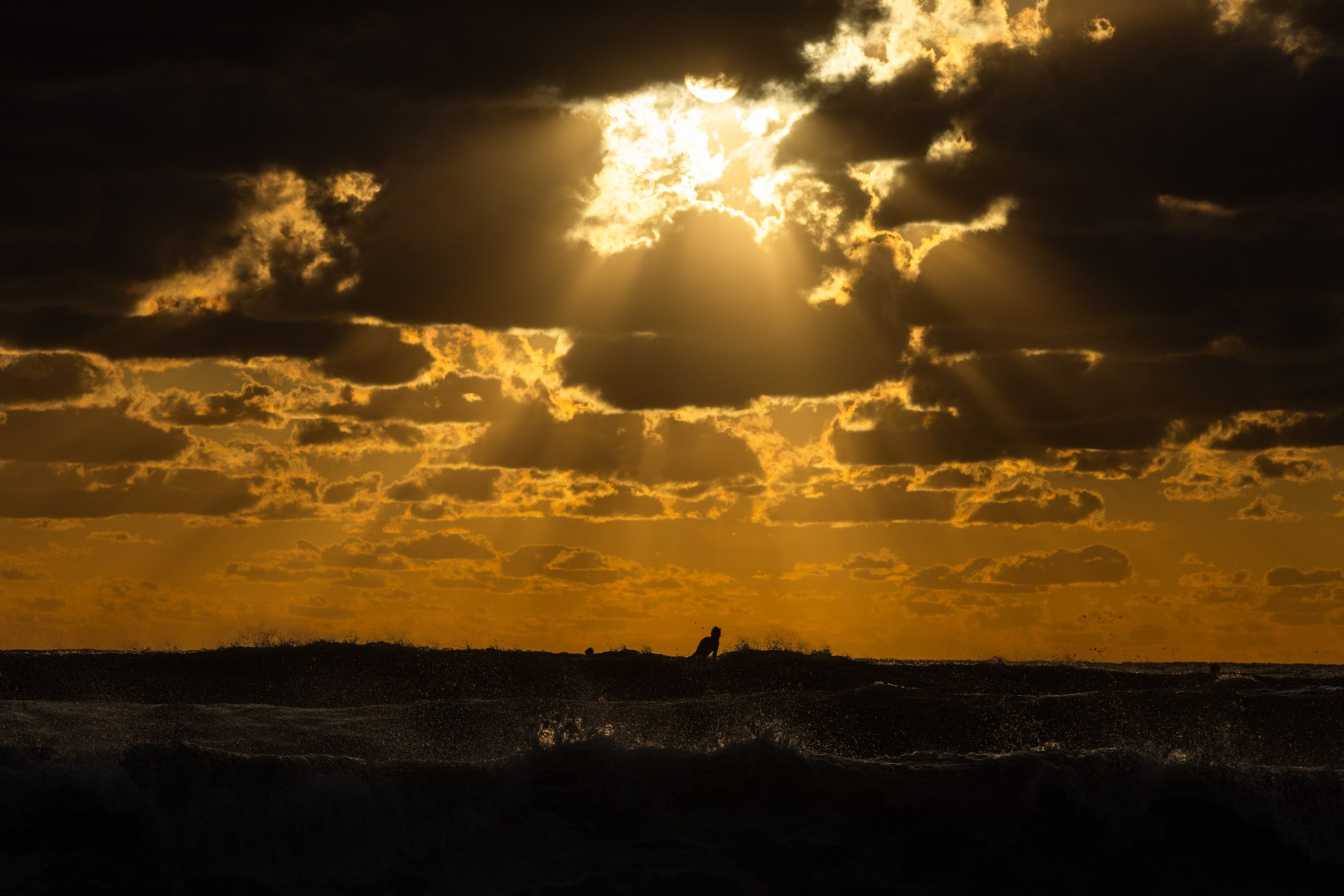 Море и серферы. Репортажный и постановочный Наталья Санникова