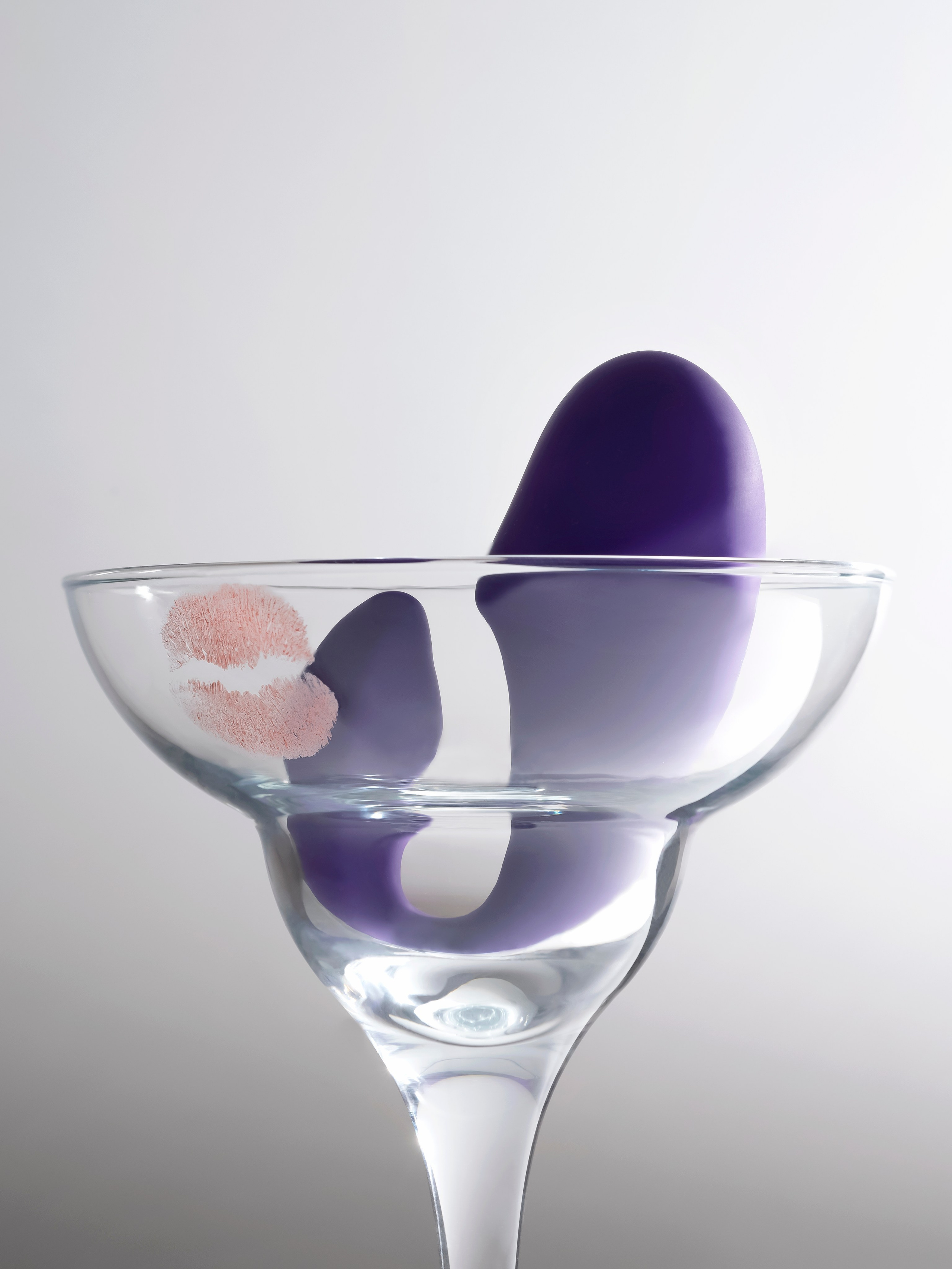 Имиджевая и креативная фотосъемка товаров для взрослых. 