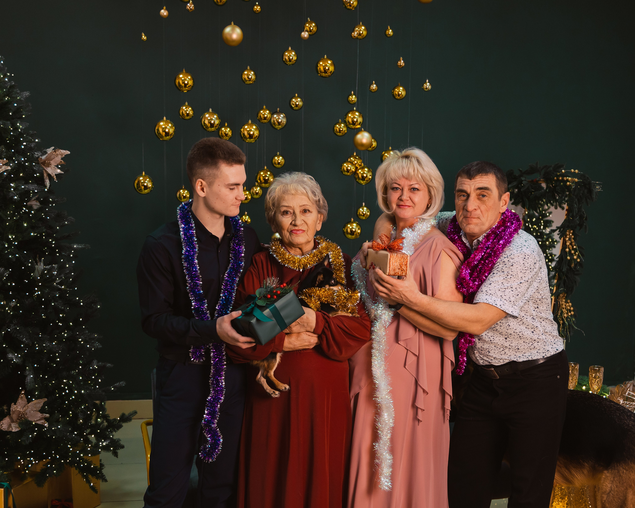 Семейный портрет. Новый год. Фотограф во Владивостоке. Юрганова Анна