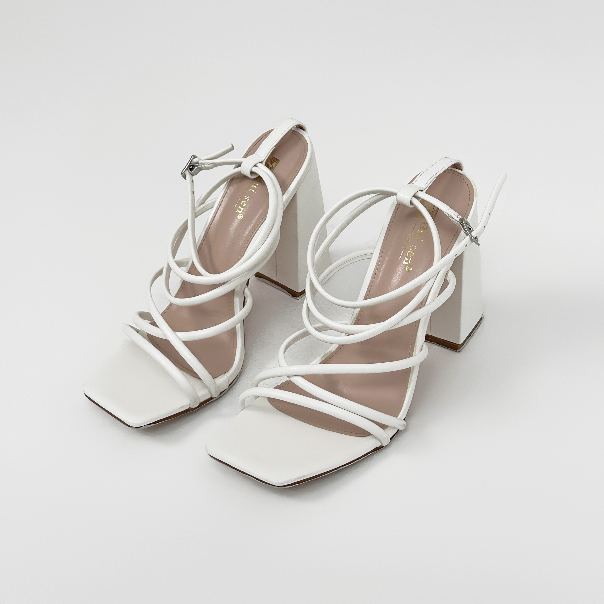 обувь в аренду Донецк босоножки