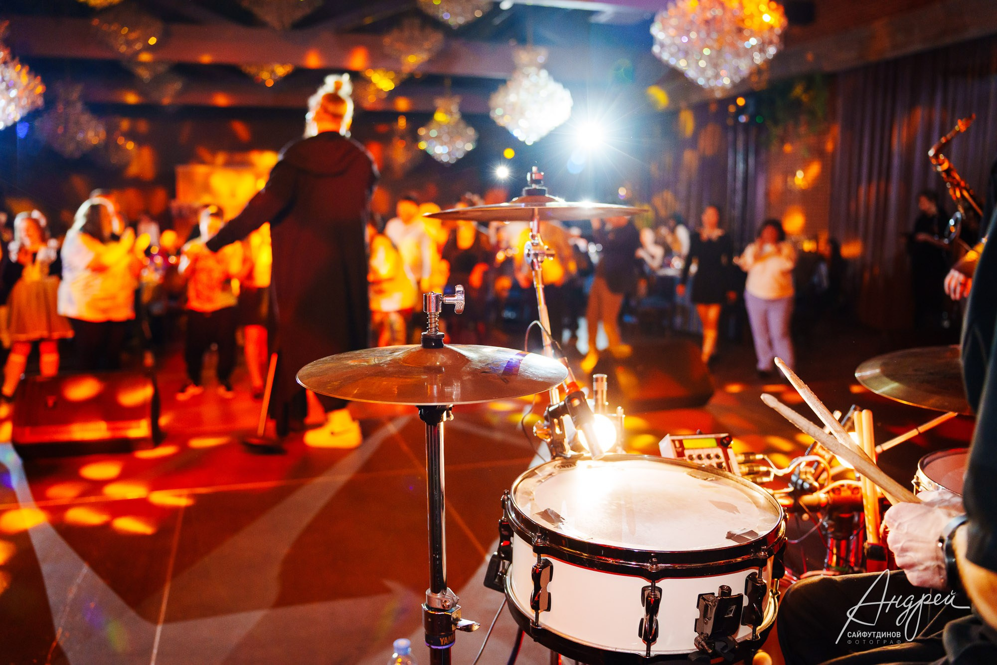 Корпоратив компании «Суши Даром». Тема праздника «Коммунальная квартира». Свадебный и семейный фотограф в Ростове-на-Дону. Андрей Сайфутдинов