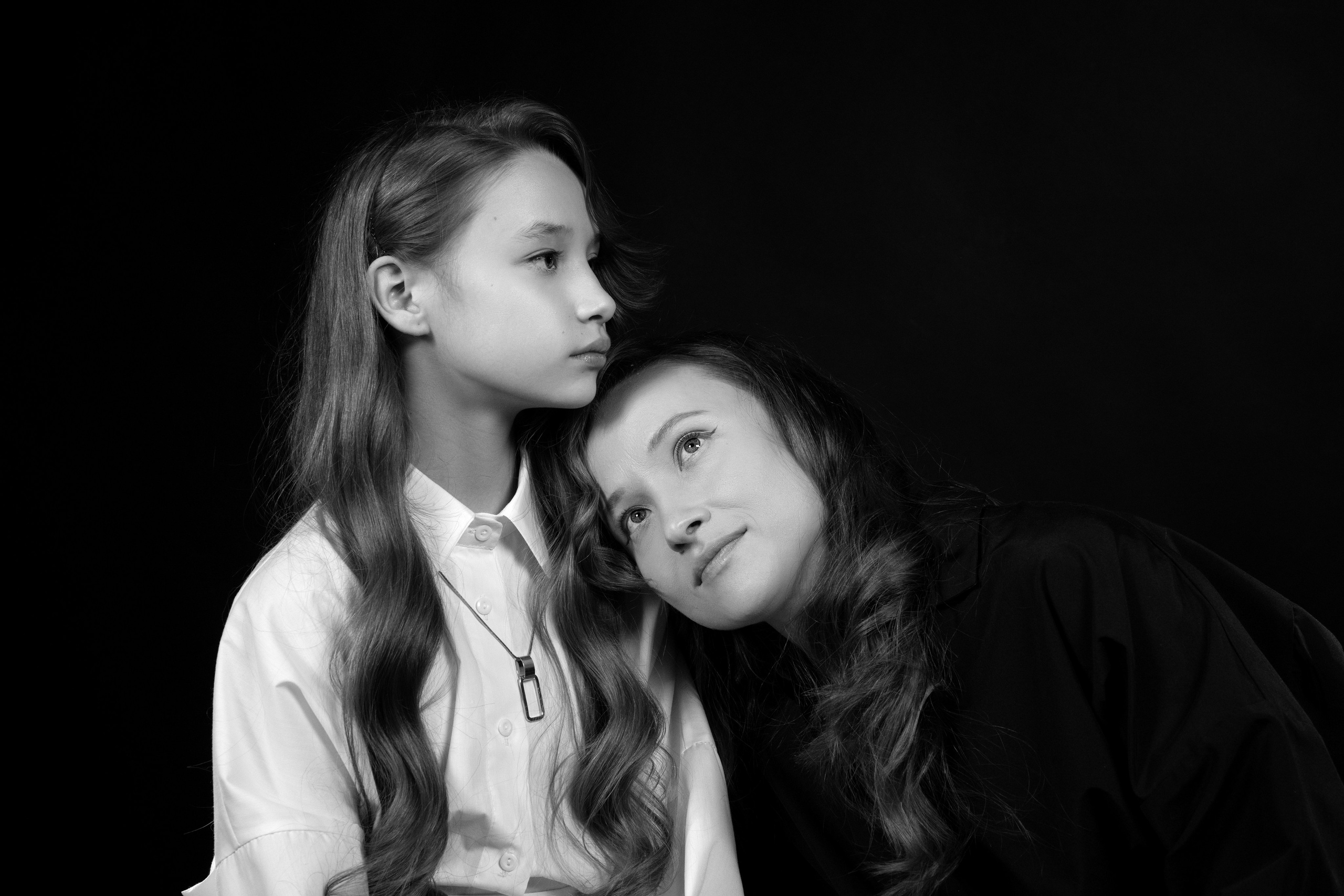 Регина и Аделина. Черное и белое