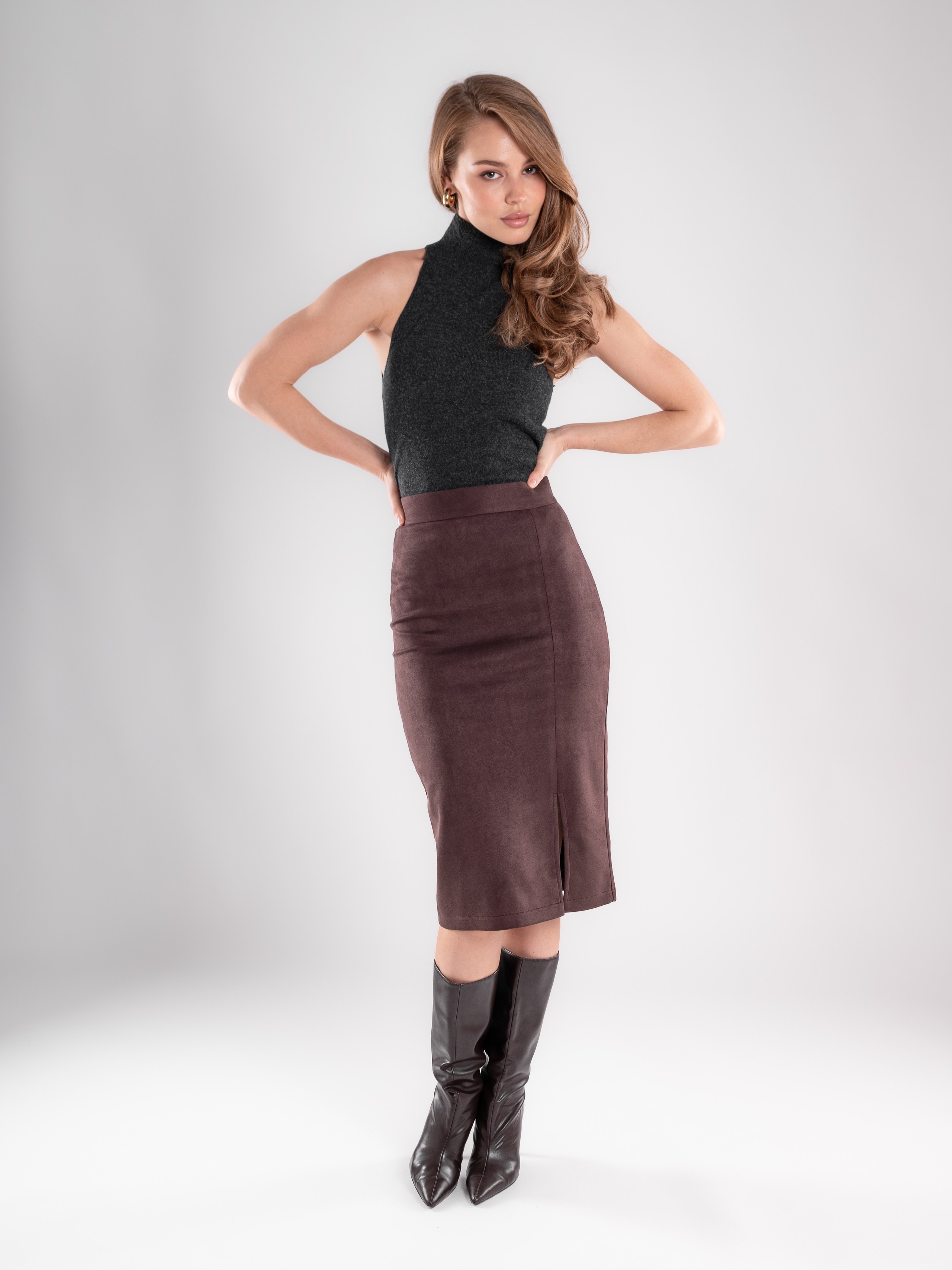 Замшевые юбки серия 1. Предметный фотограф, фото для маркетплейсов Пятигорск, КМВ