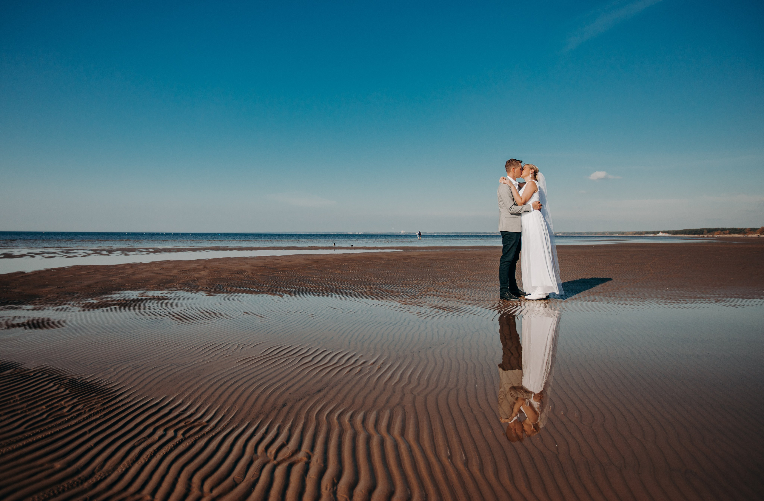 Соня и Влад. Свадьба в Сестрорецке, прогулка по Финскому заливу. Свадебный и семейный фотограф в Санкт-Петербурге и Сестрорецке