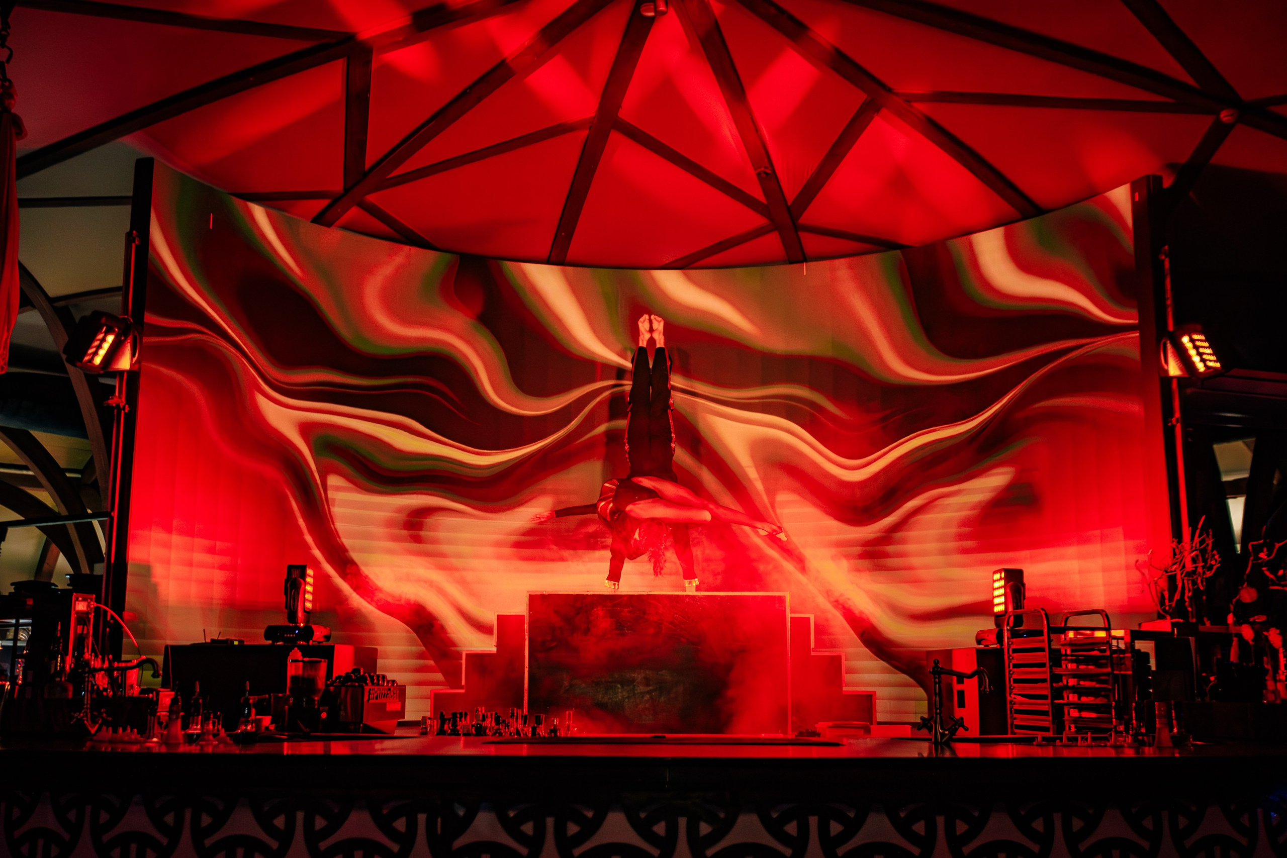 PTIZZA SHOW. Gold & Black in Ptizza Bar_Ялта_6.07.2025. Аминов Руслан | Фотограф