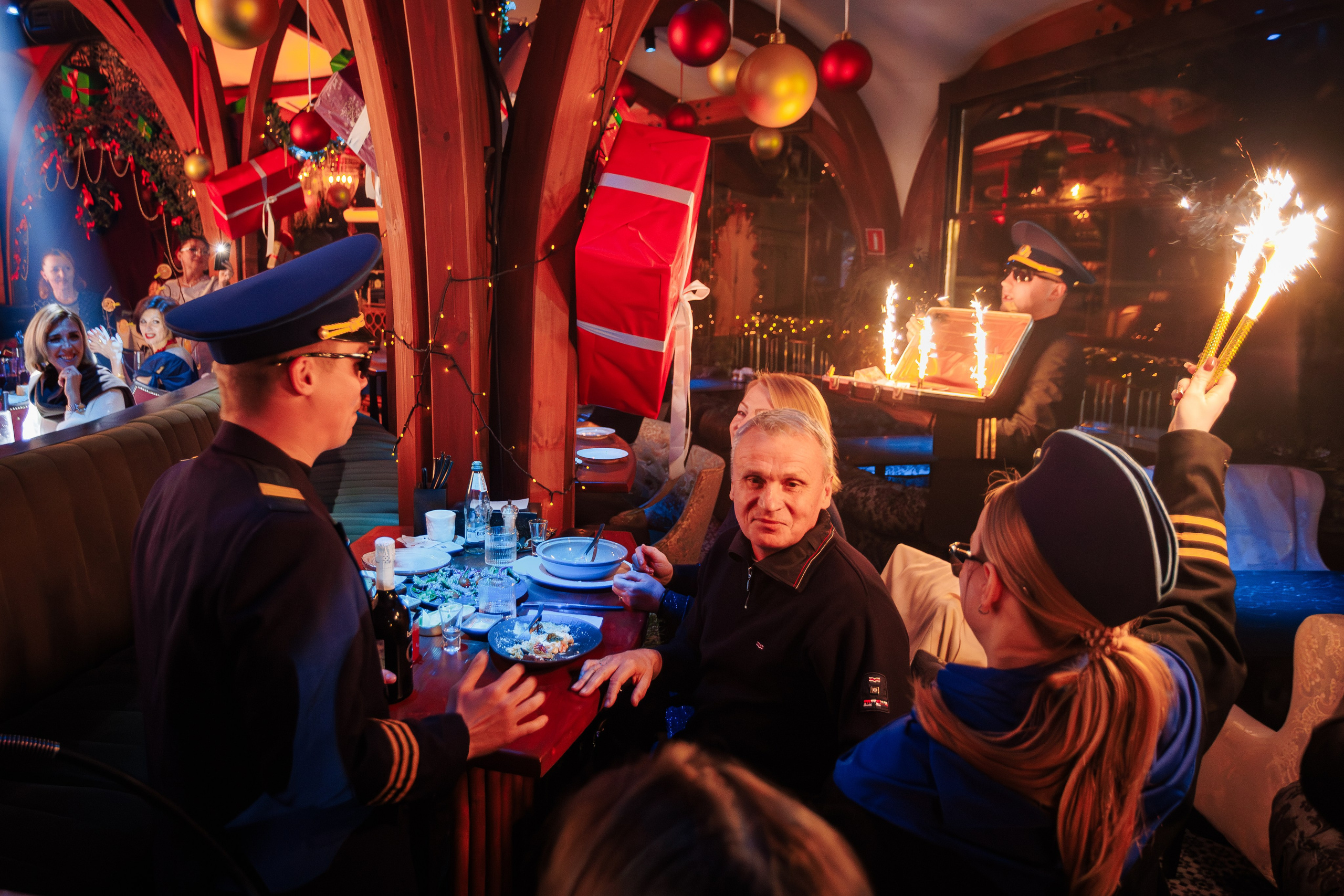 Городской корпоратив в PTIZZA_Ялта_29.12.2025. Аминов Руслан | Фотограф