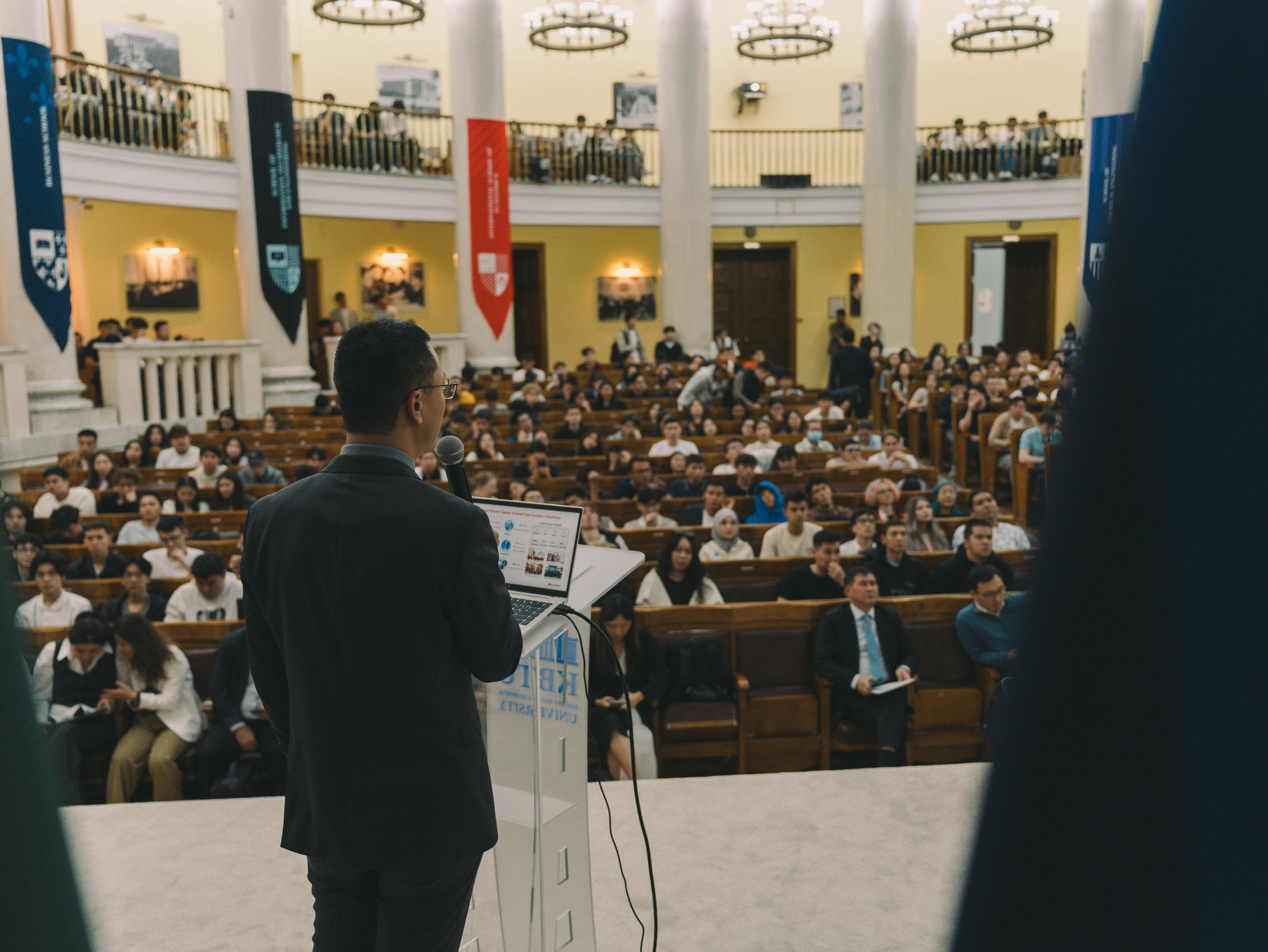 Сотрудничество с компанией Huawei Technologies Kazakhstan. Репортажный фотограф в Алматы Цой Сергей