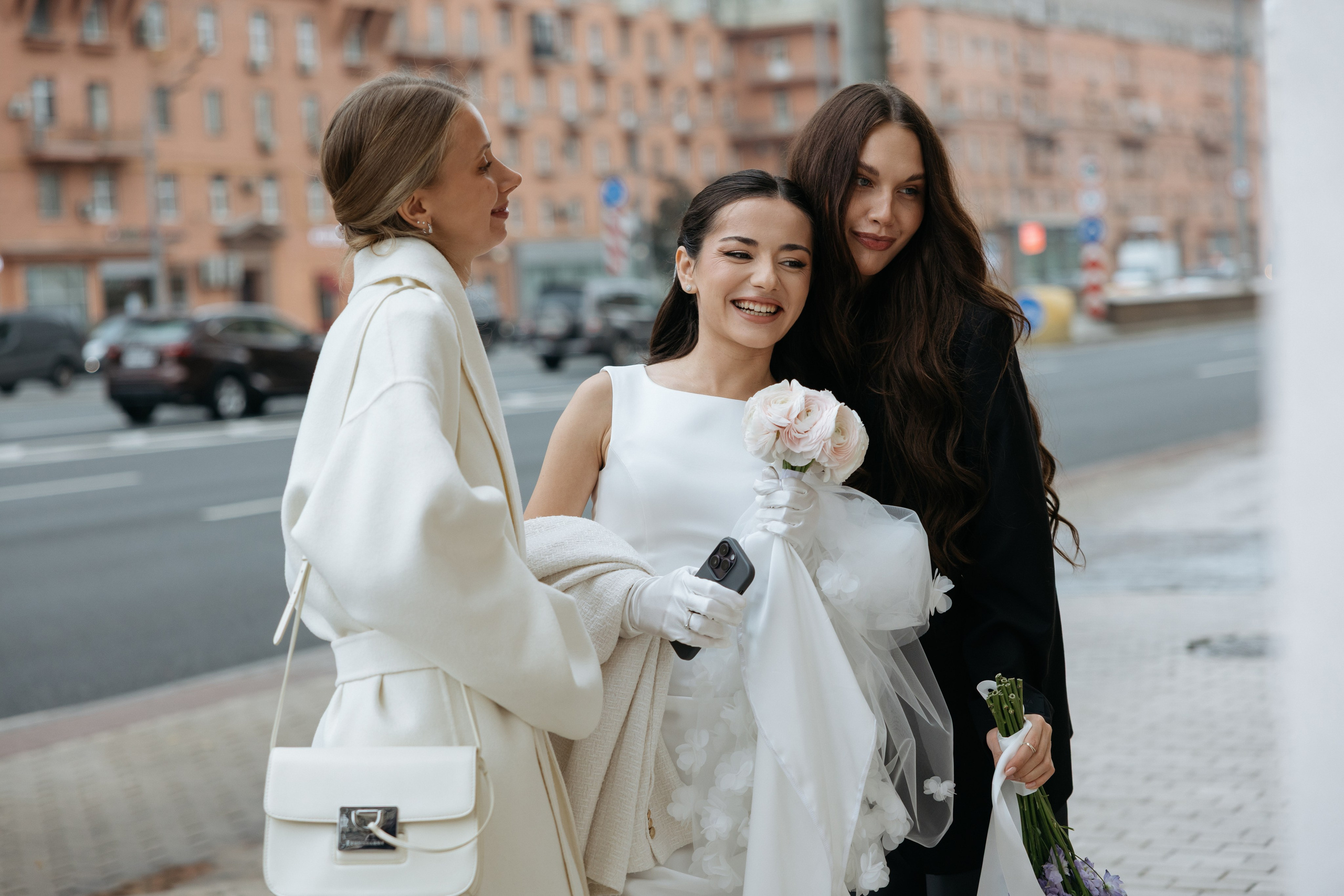 Роспись в Кутузовском ЗАГСе, фотосессия в Пушкинской библиотеке и банкет (семейный ужин) в ресторане «Кафе Пушкинъ». Свадебный фотограф в Москве Полина Лелетко