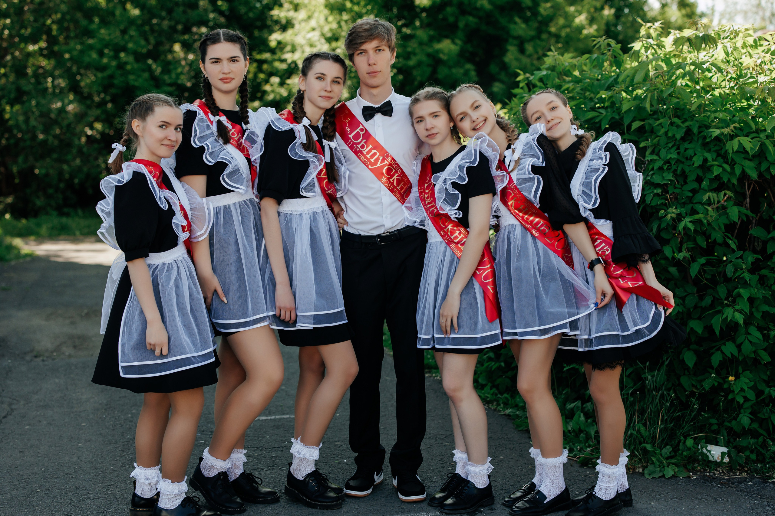 Выпускной альбом для 9-11 классов. Свадебный и семейный фотограф в Оренбурге Ильяна Тукжанова