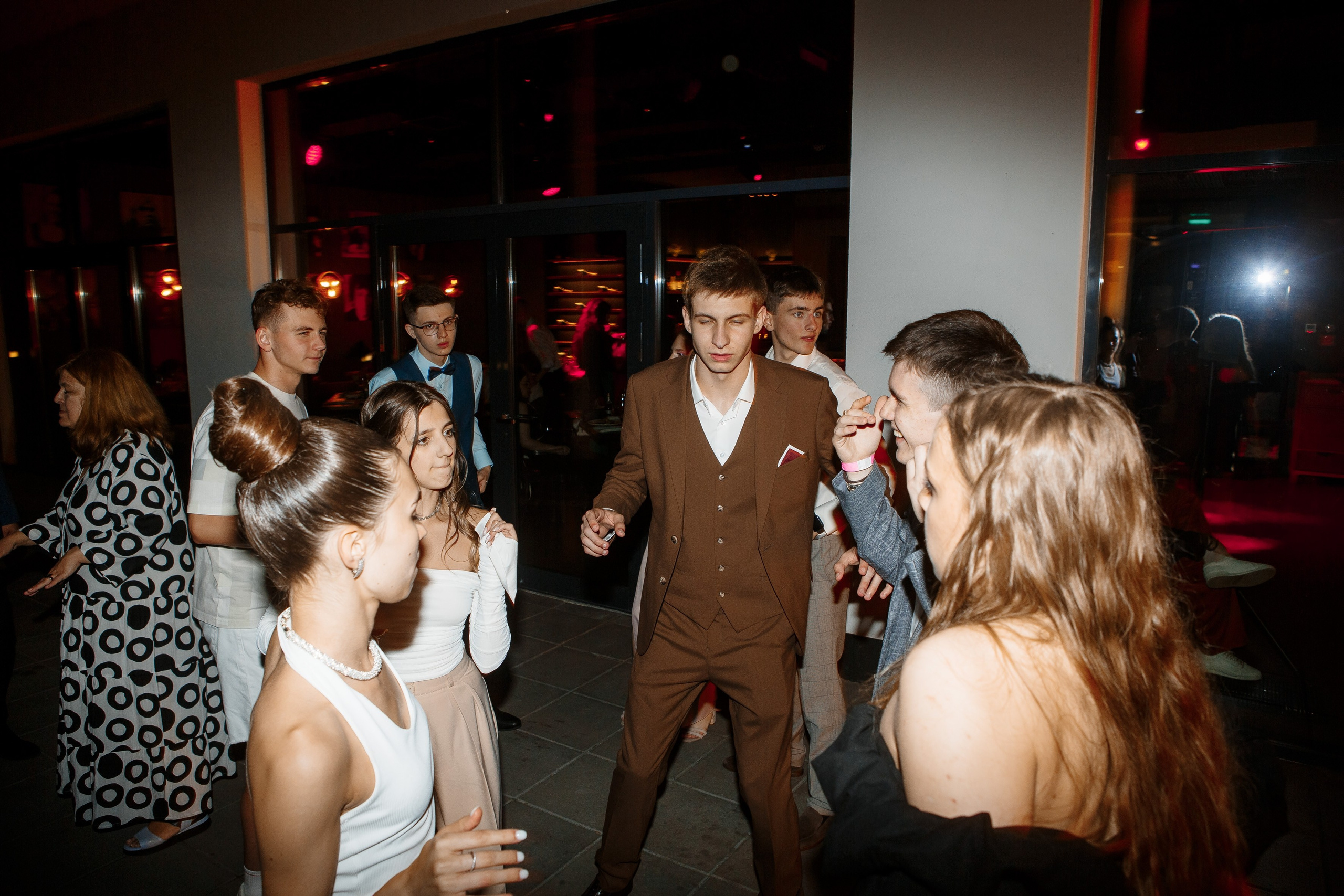 Выпускной Гимназия 12 2024 OpenHouse. Свадебный и портретный Фотограф в Липецке Дмитрий Котюков