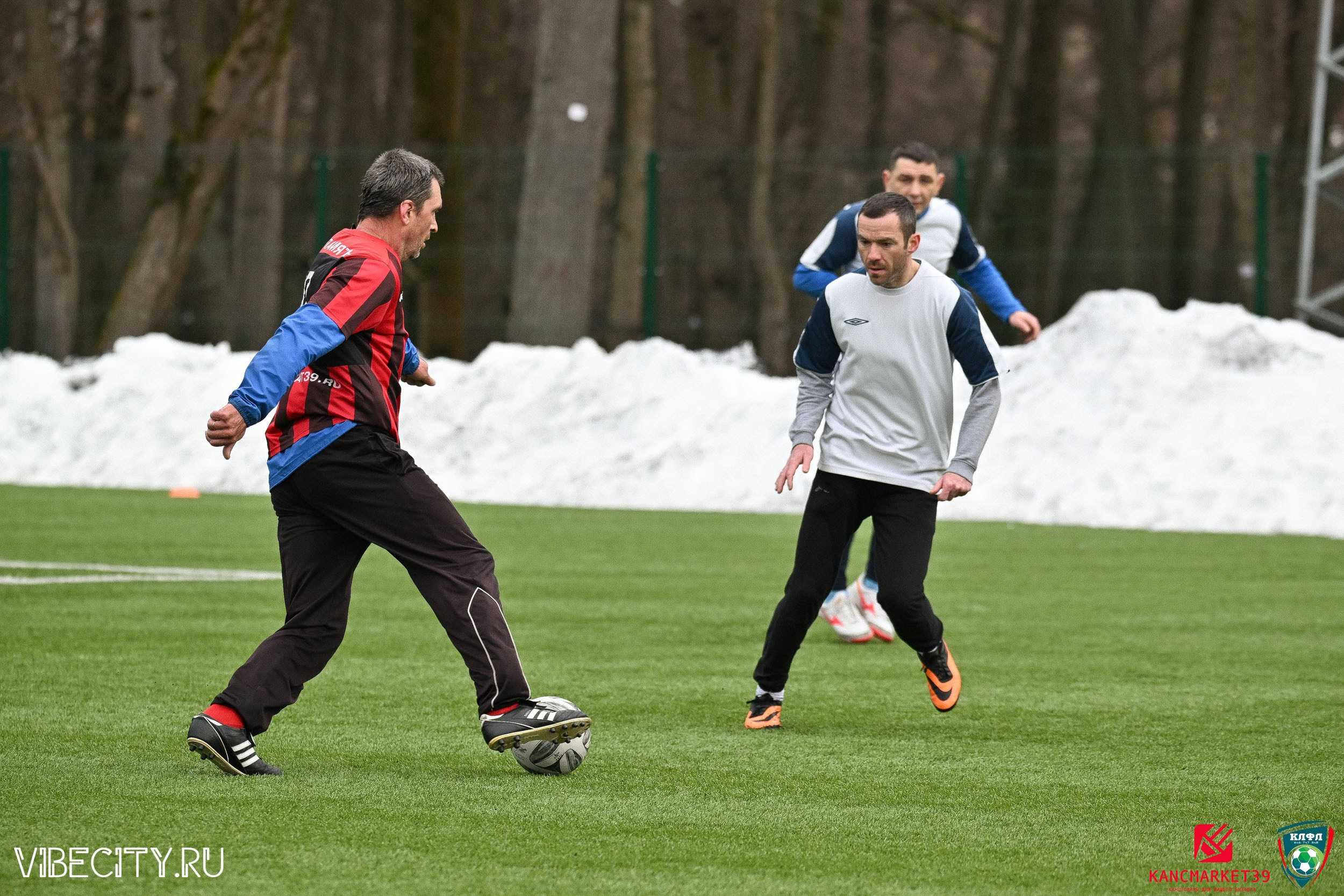 XX ЧЕМПИОНАТ КАЛИНИНГРАДСКОЙ ЛФЛ КАНЦМАРКЕТ39 сезона 2024–2025 гг. VIBECITY.RU Вайб Сити Ру Фоторепортажи Фотоотчеты Калининград