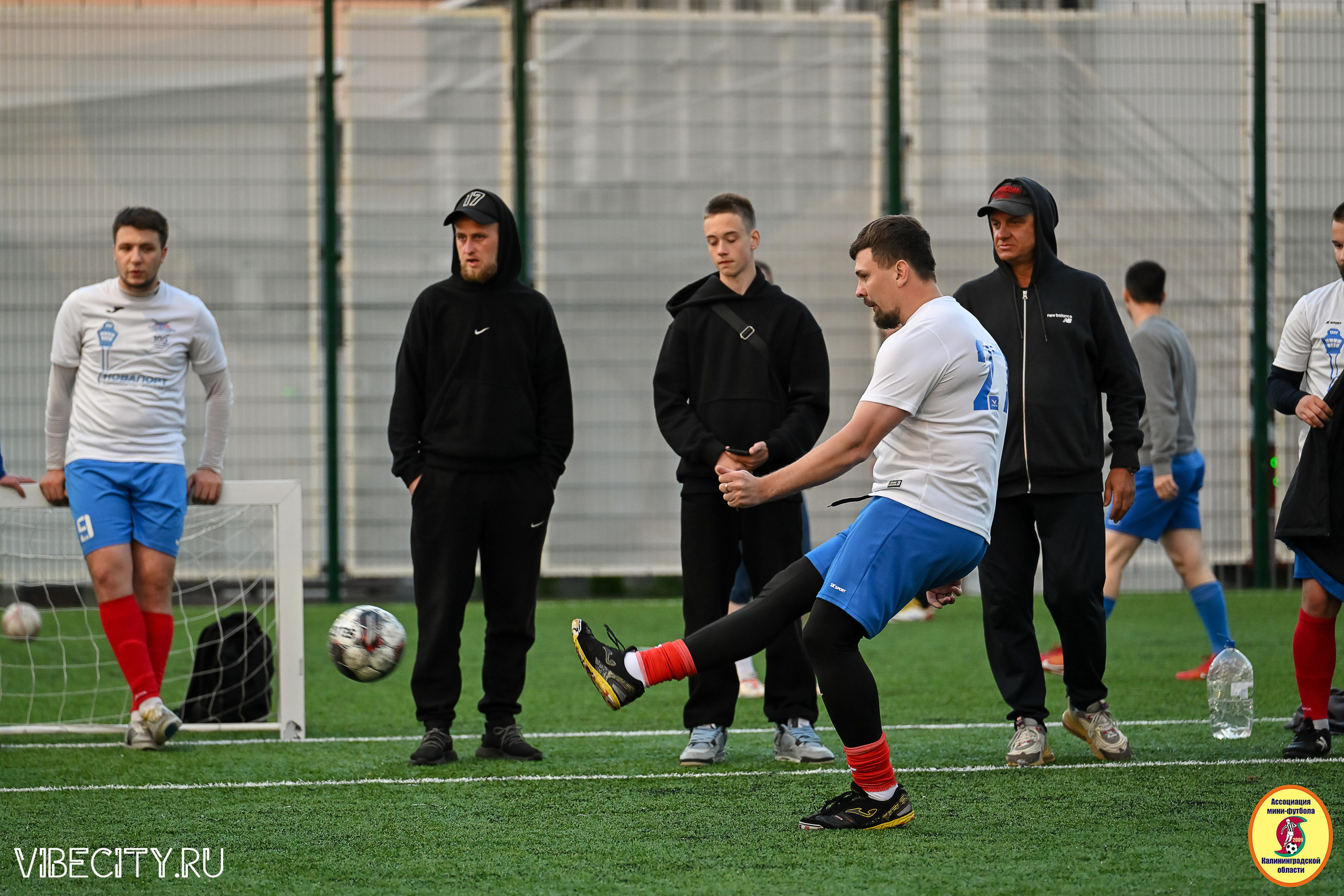 ИГРЫ МИНИ-ФУТБОЛЬНОЙ И КОРПОРАТИВНОЙ ЛИГИ. VIBECITY.RU Вайб Сити Ру Фоторепортажи Фотоотчеты Калининград