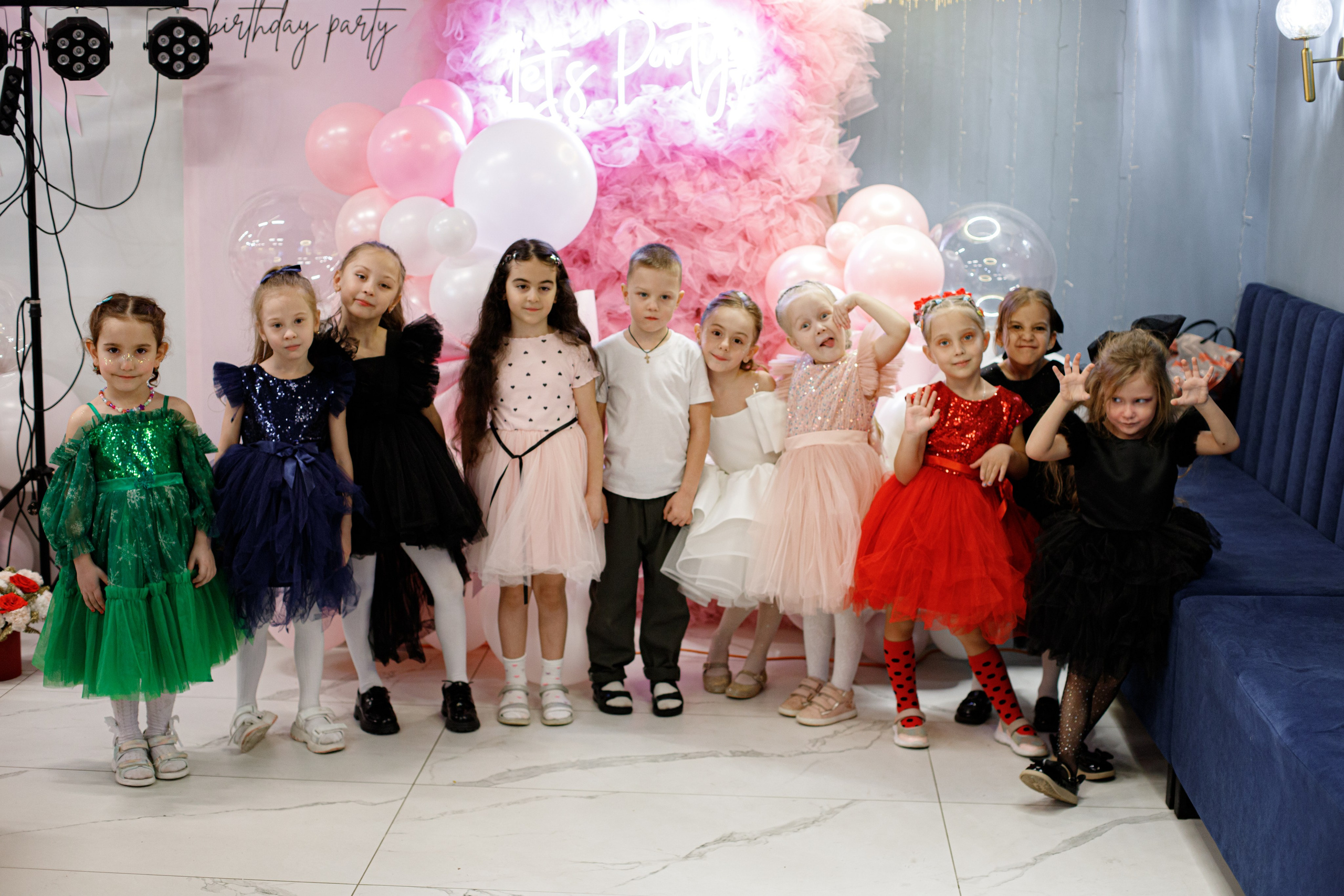 ASIA'S BIRTHDAY PARTY. Photokarish