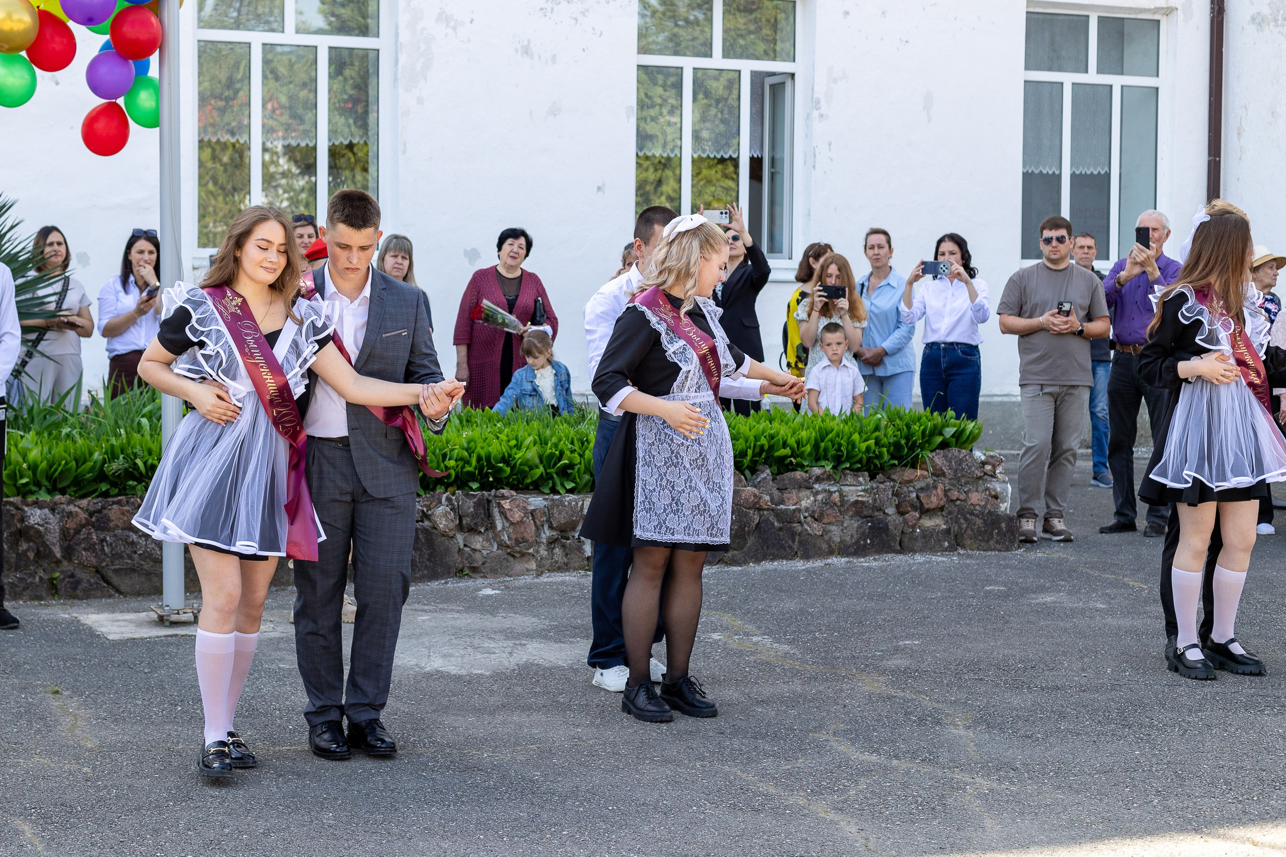 Последний звонок. Выпускные альбомы Майкоп, Краснодар Елена Золотарева