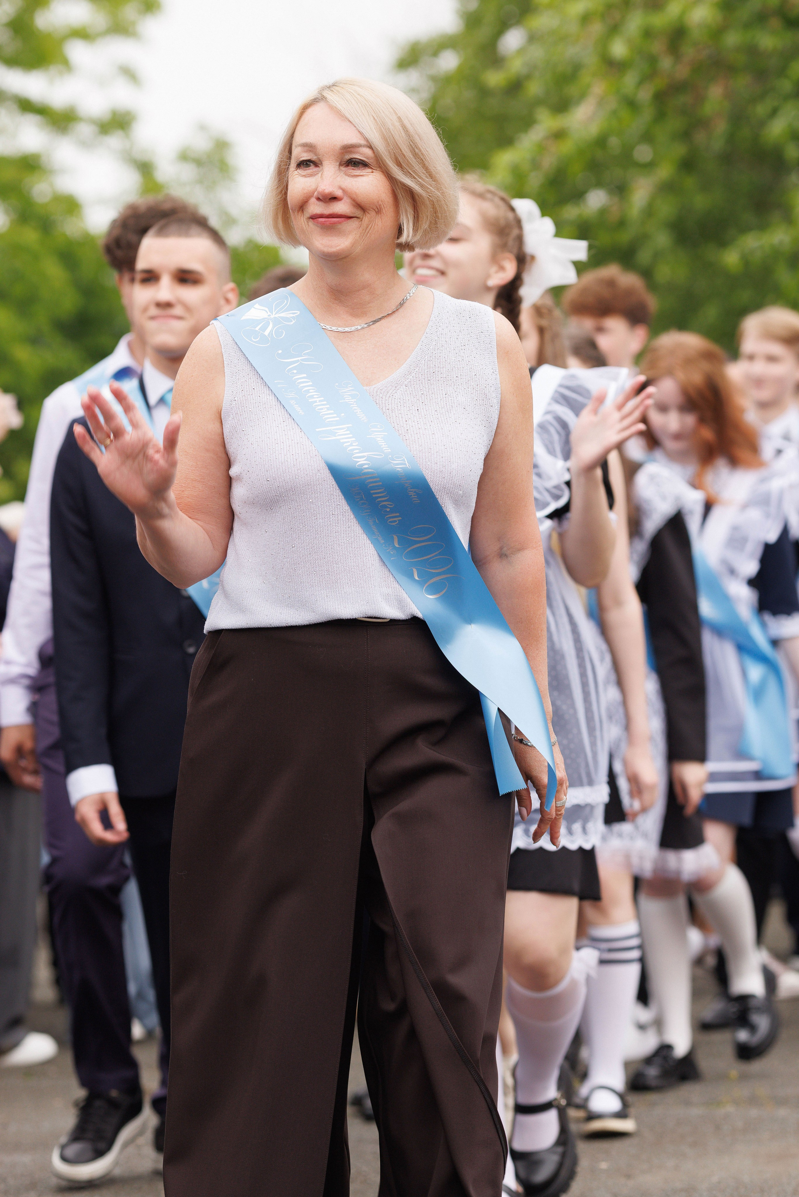 Последний звонок Гимназия Артем. Photoalbum-vl.ru