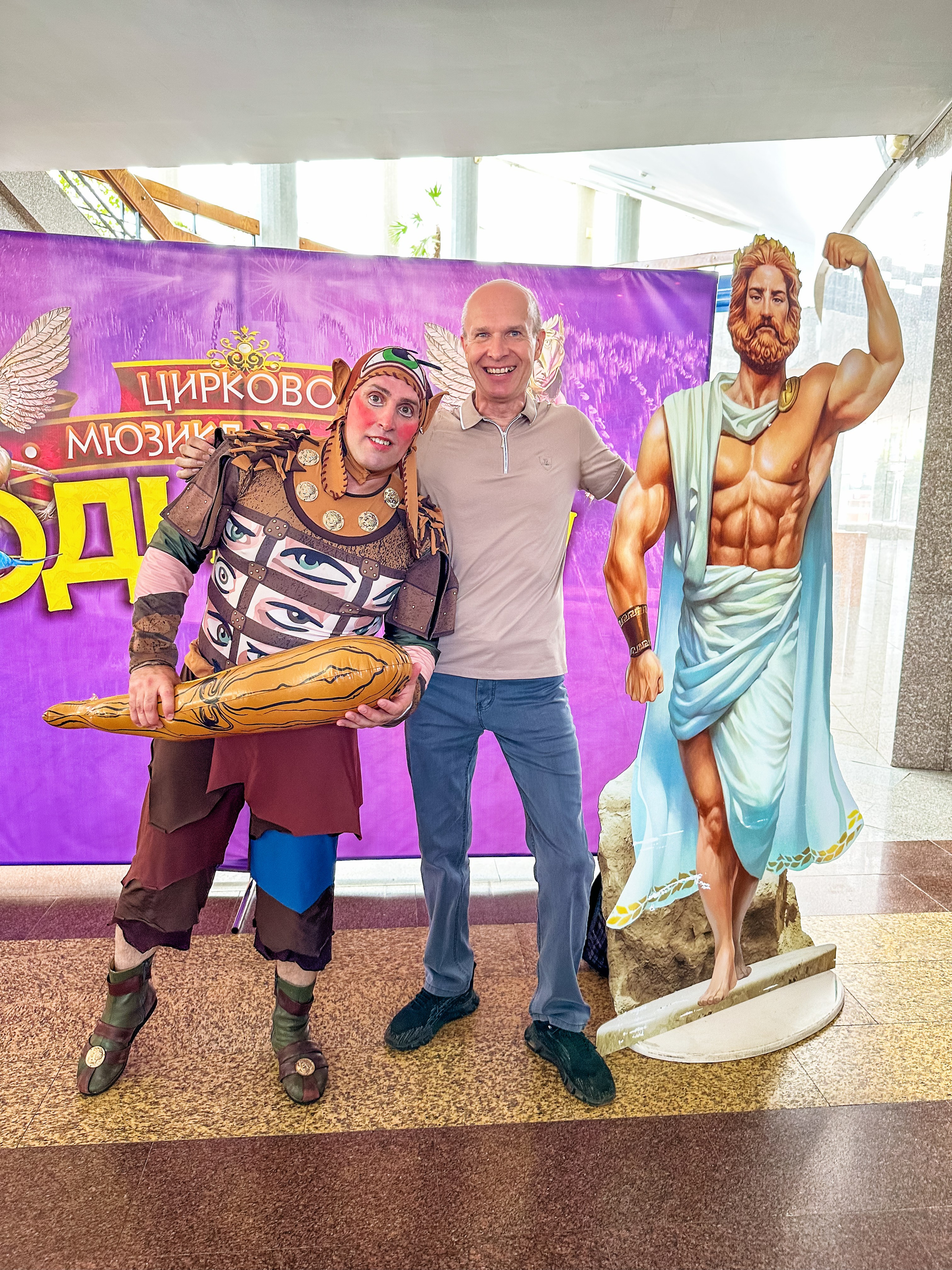 Цирковой мюзикл на воде ОДИССЕЯ. Фотографы для фотосессий в Новосибирске