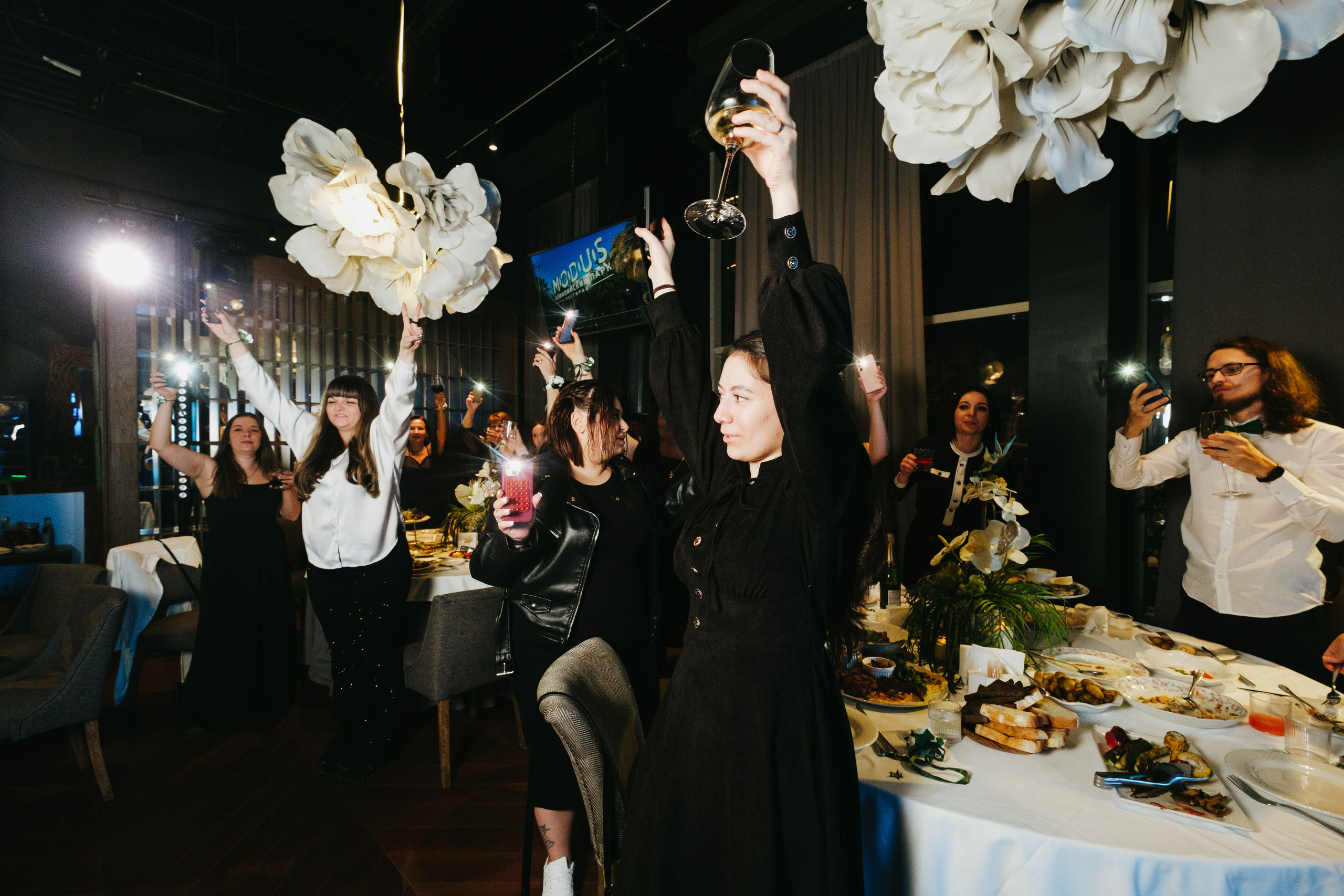 Корпоратив в Сириусу (Адлер) 10 лет компании. Свадебный фотограф Денис Ожигин в Краснодаре и крае. Эмоциональная и стильная съемка вашего дня