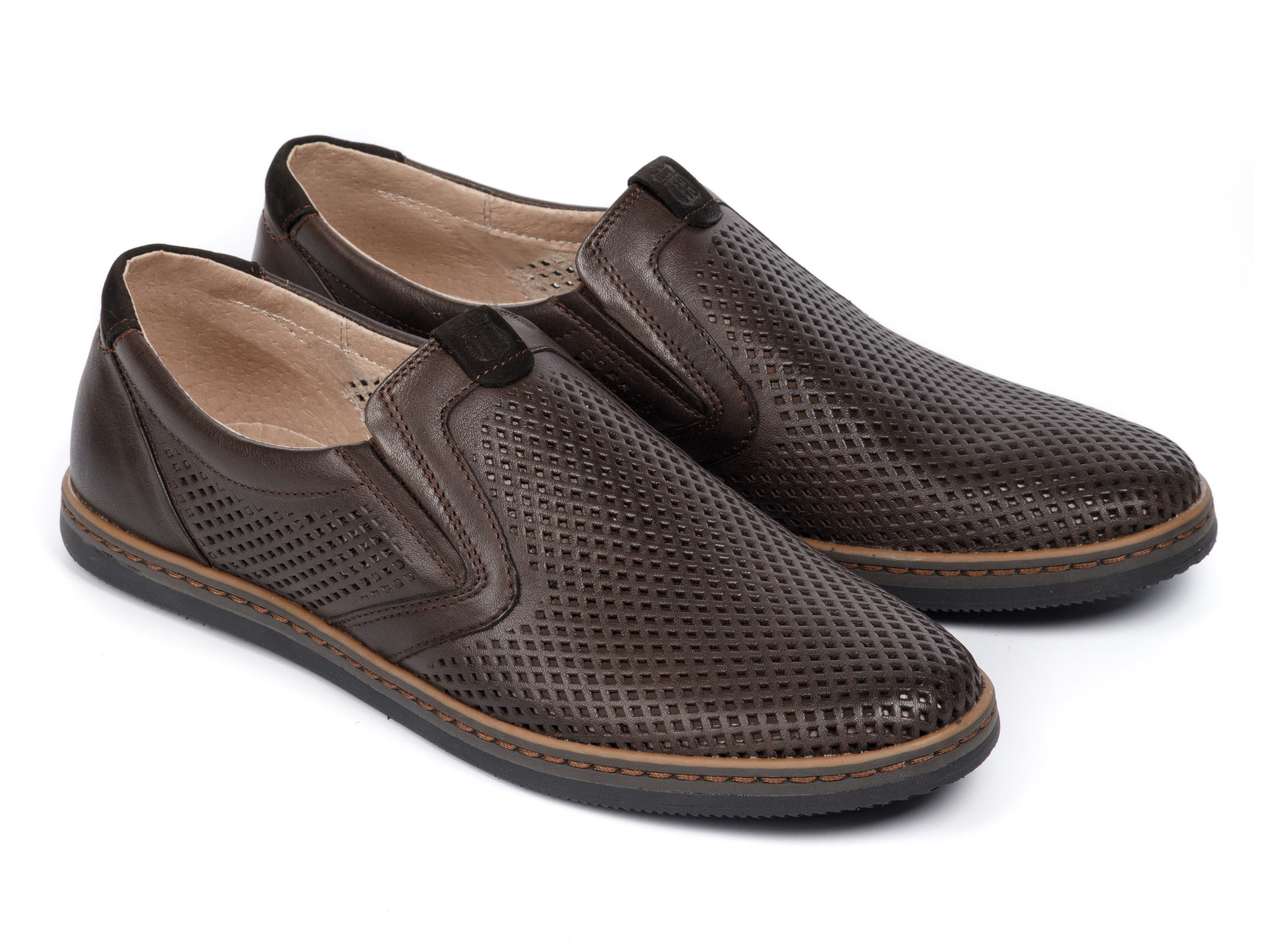 Обувь для каталога и маркетплейсов. Предметный фотограф Александр Трузян