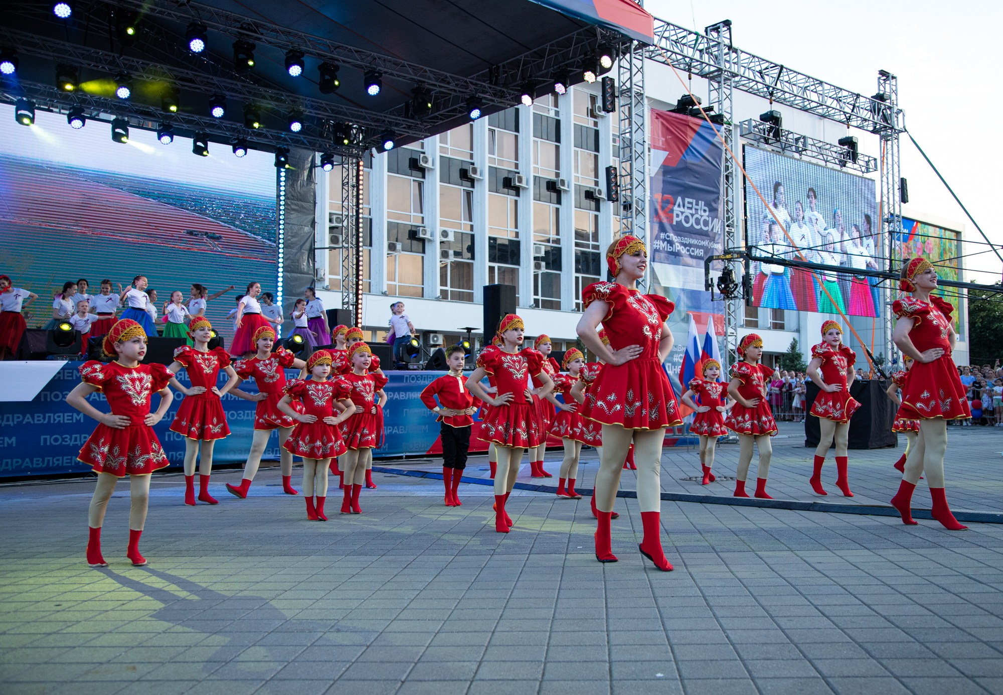 День России в Краснодаре 2022. Репортажный, промышленный и маркетплейс-фотограф Дмитрий Чернат