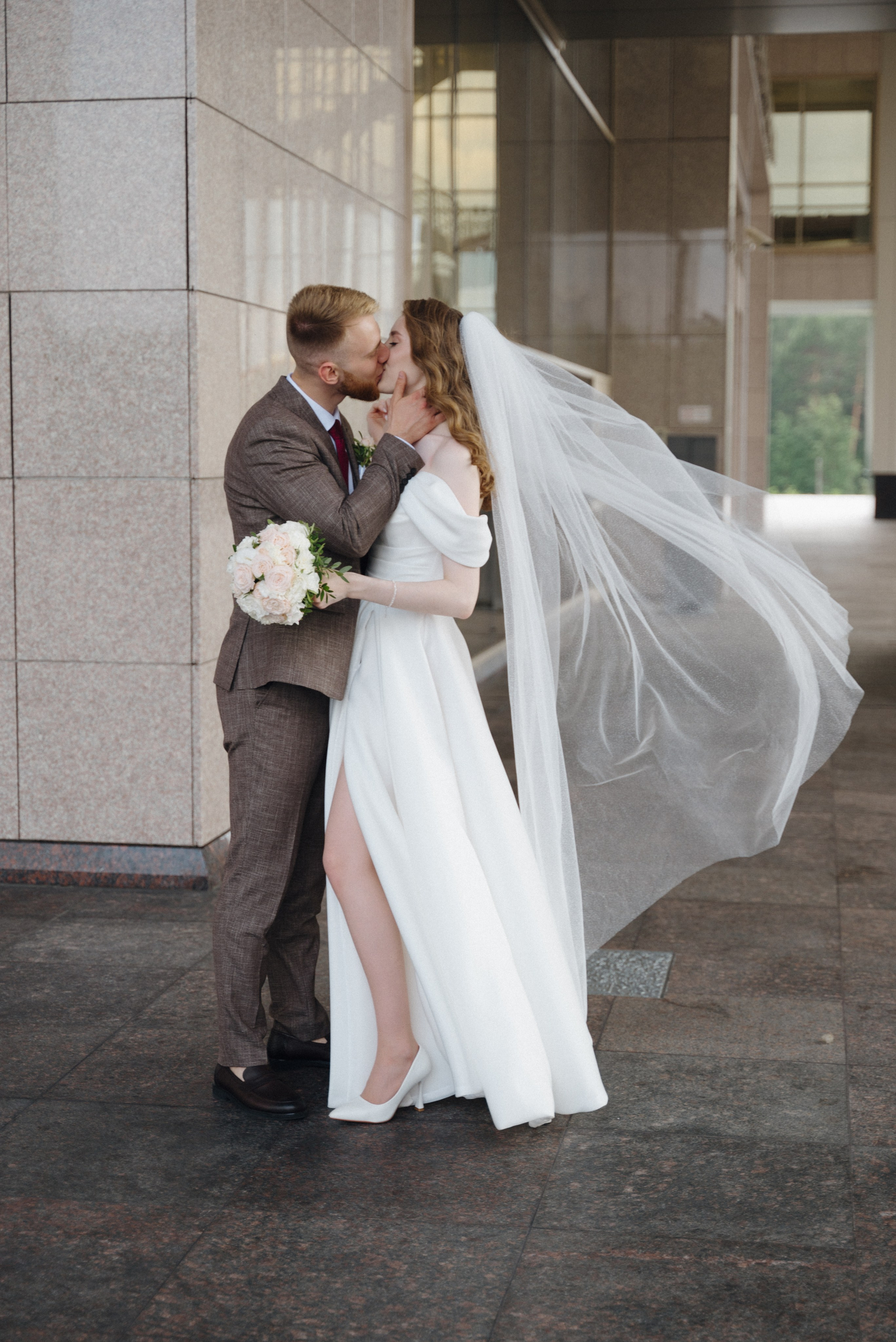 Елена и Артём. Репортажный и свадебный фотограф в Сургуте