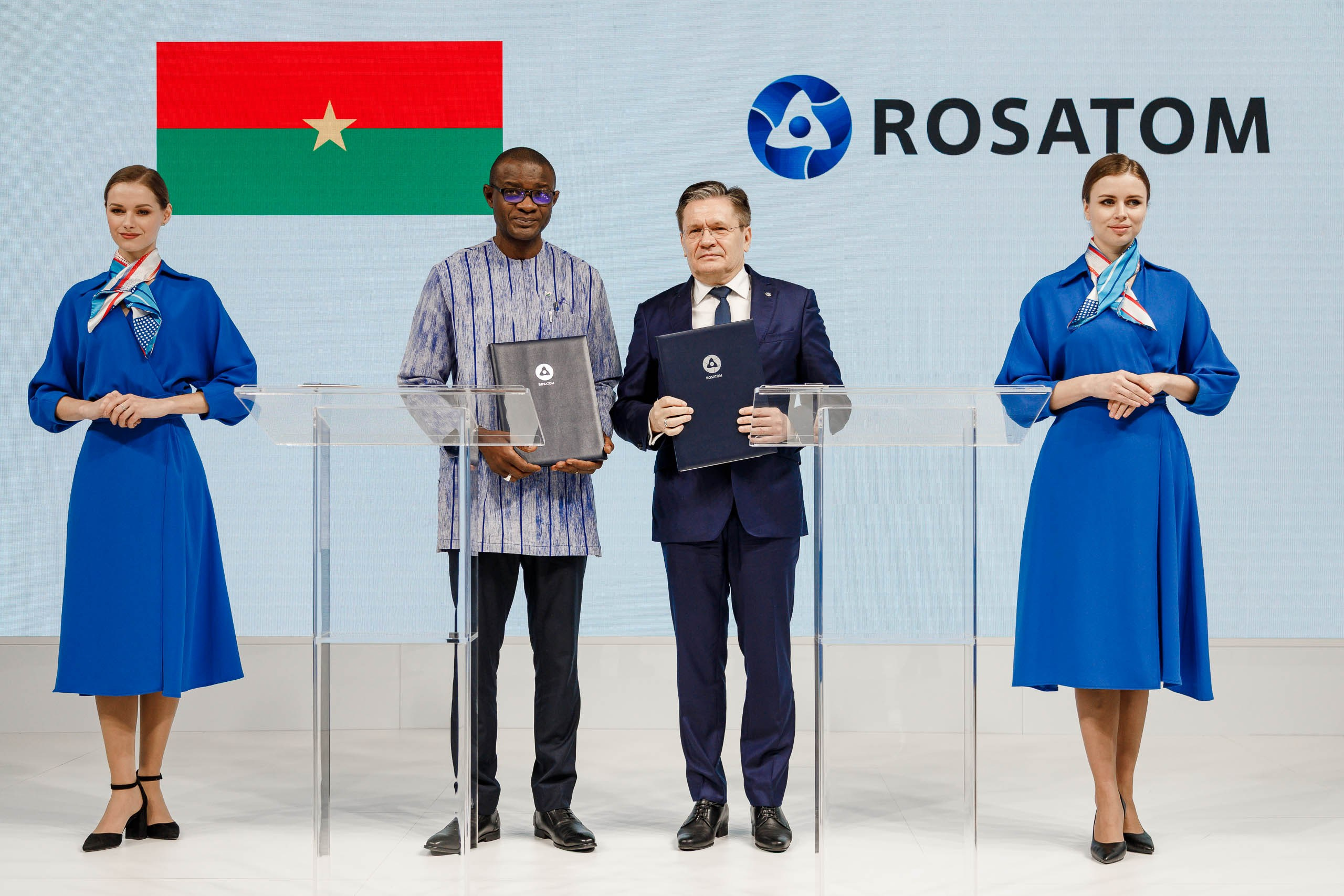 Подписания соглашений на форуме ATOM EXPO XIII 2024 в Сириусе. Репортажный фотограф в Москве, Сочи и Санкт-Петербурге