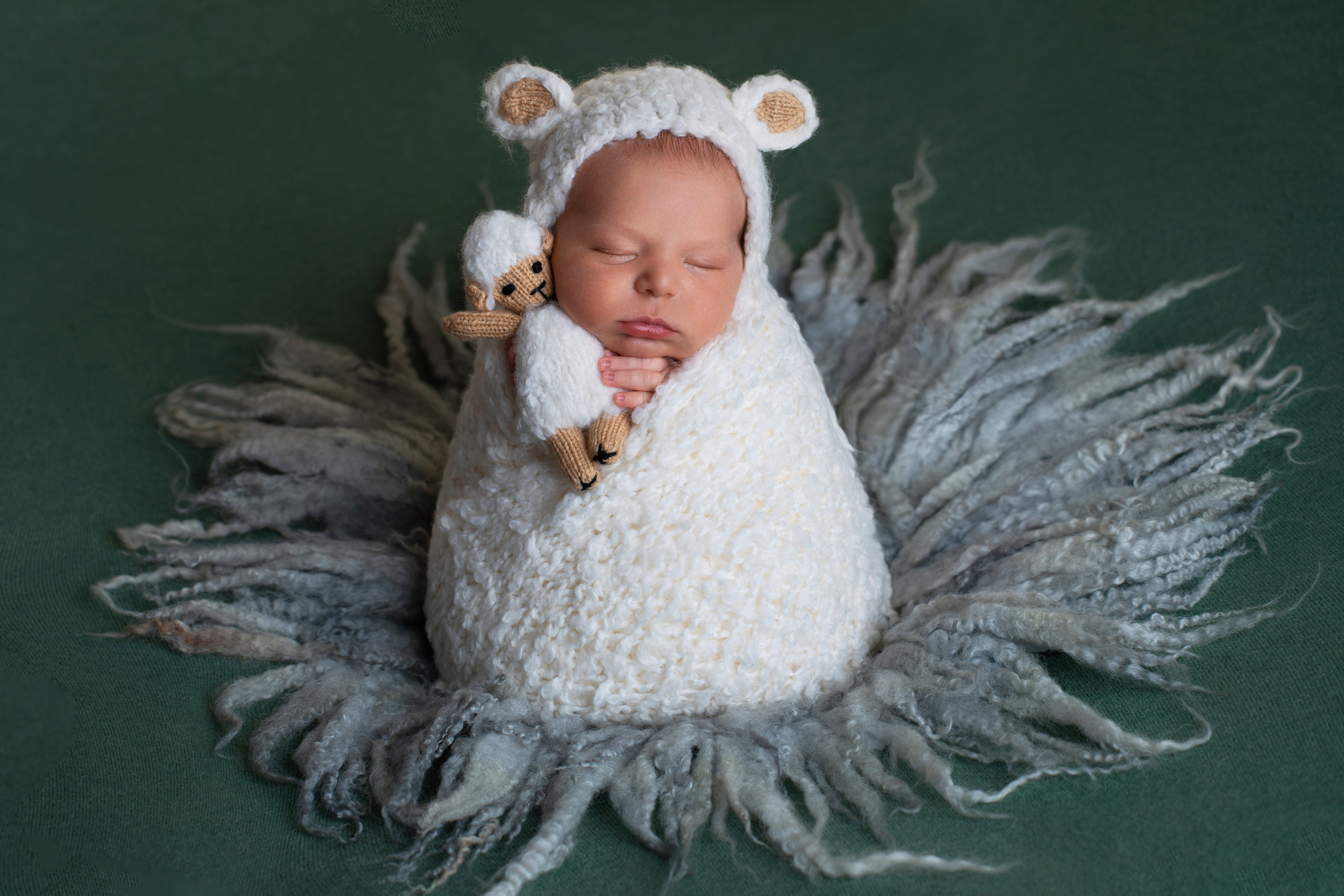 Ньюборн. Фотограф новорожденных Оренбург и свадебный фотограф Оренбург